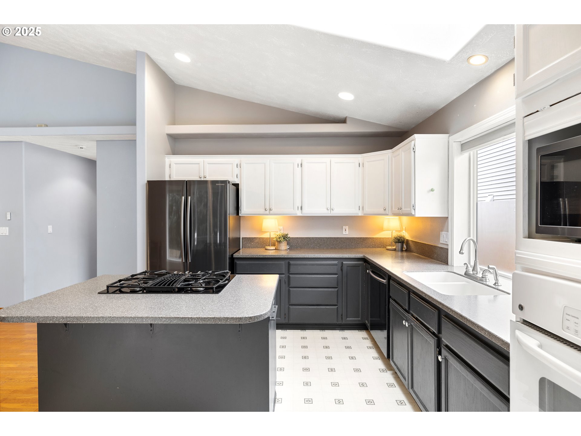 property viewer photo 24