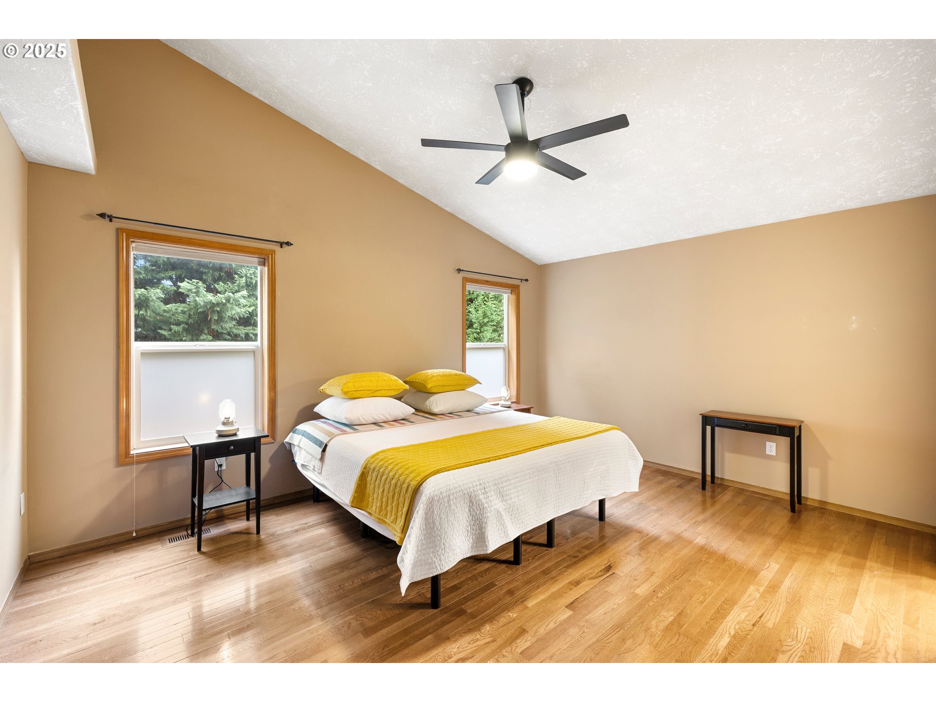 property viewer photo 30