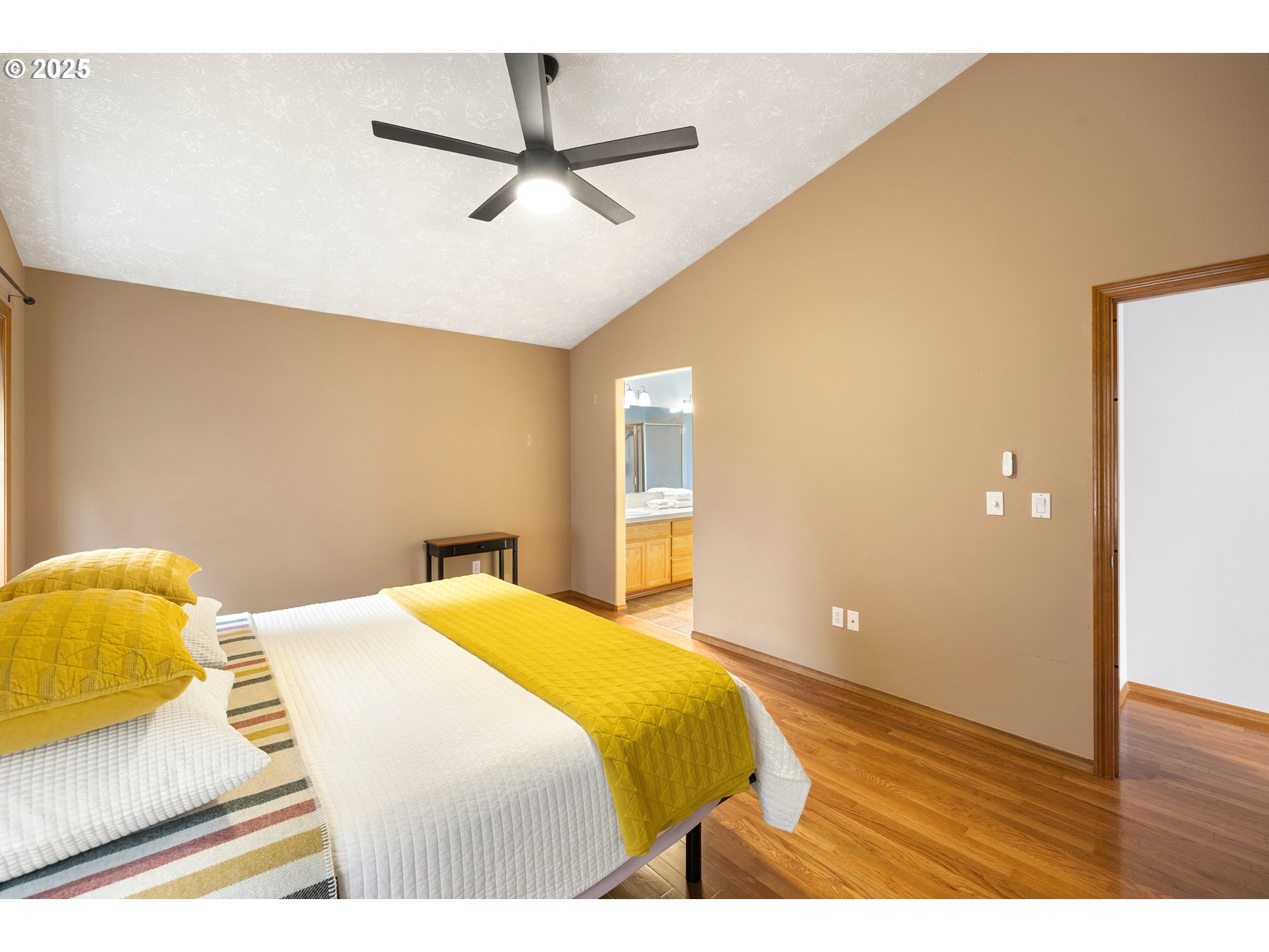 property viewer photo 31