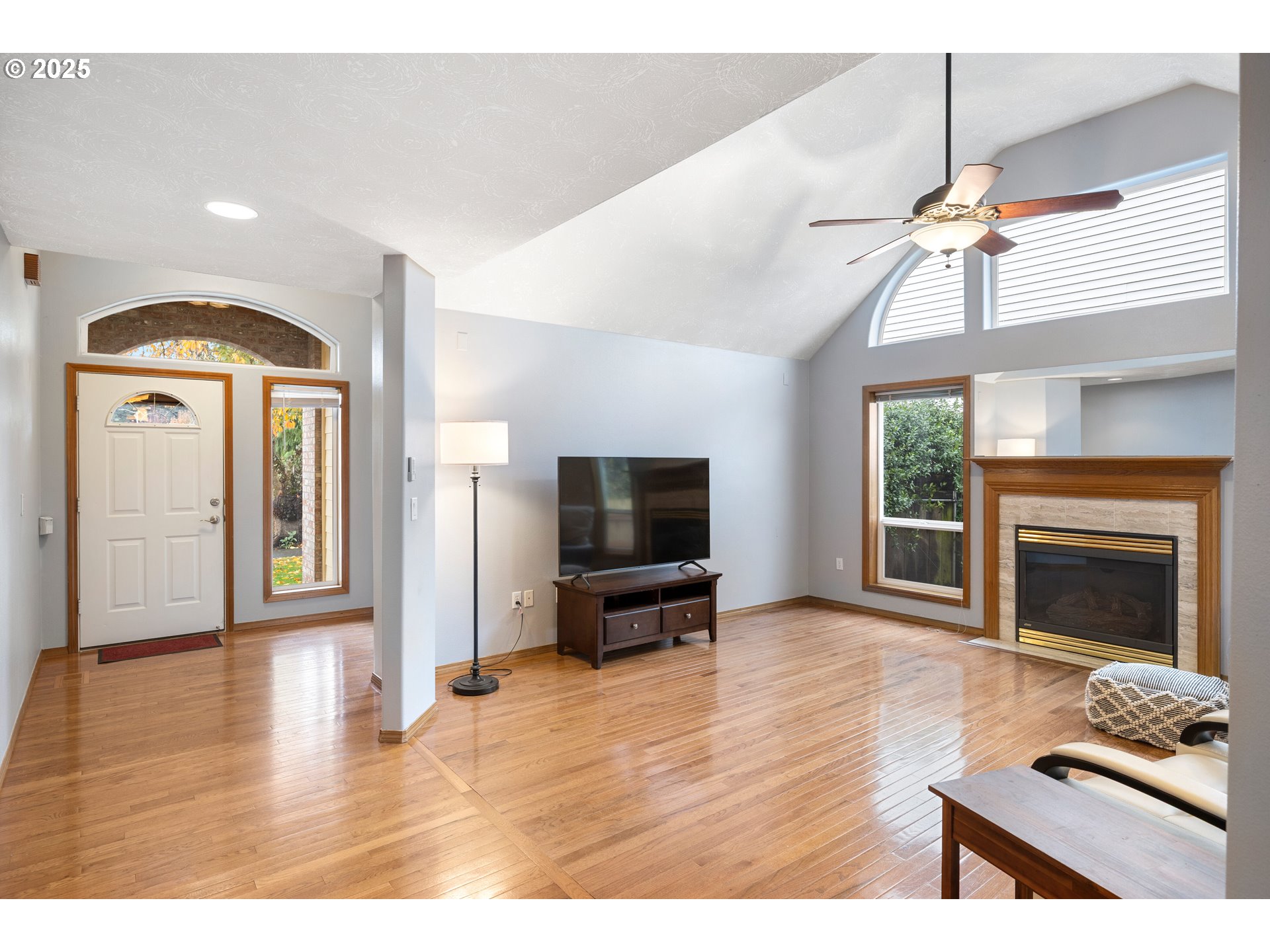 property viewer photo 9
