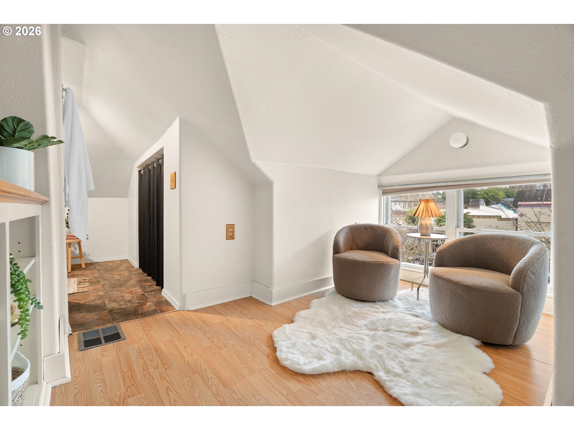 property viewer photo 24