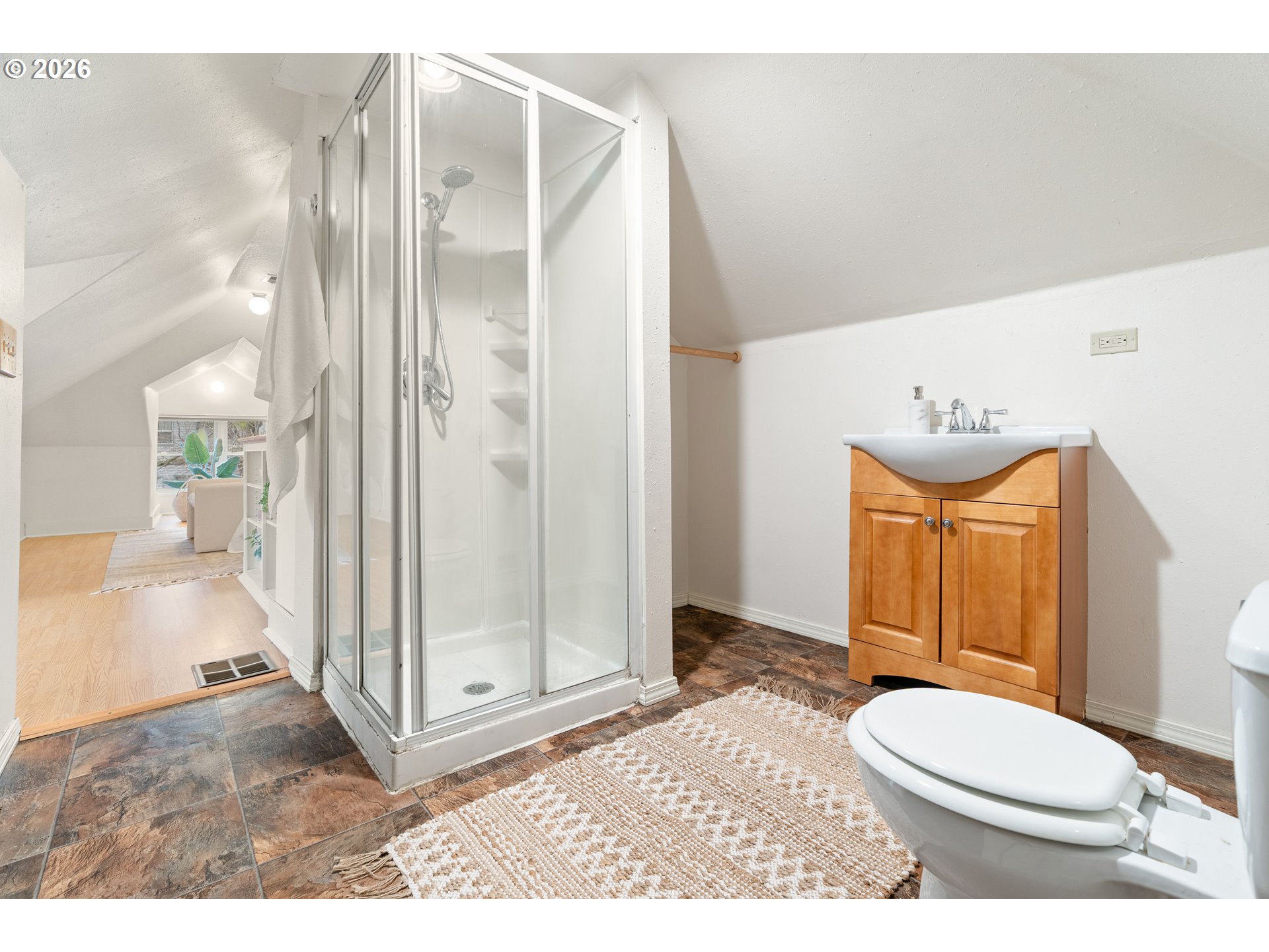 property viewer photo 25