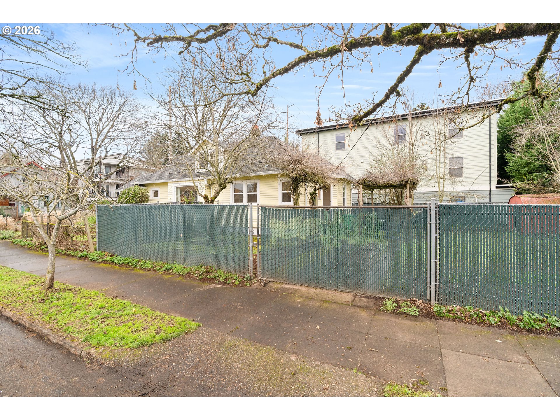 property viewer photo 35