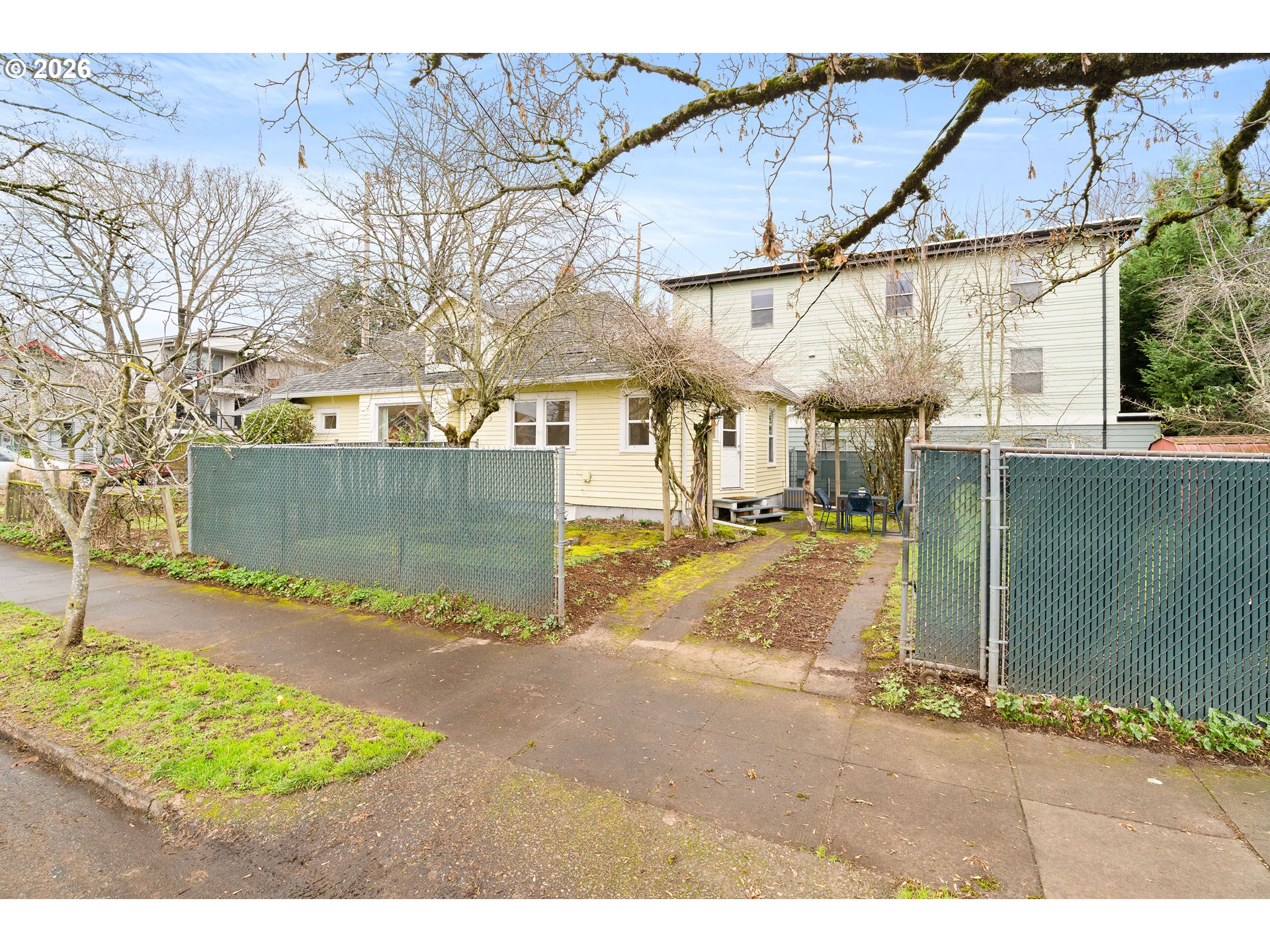 property viewer photo 36