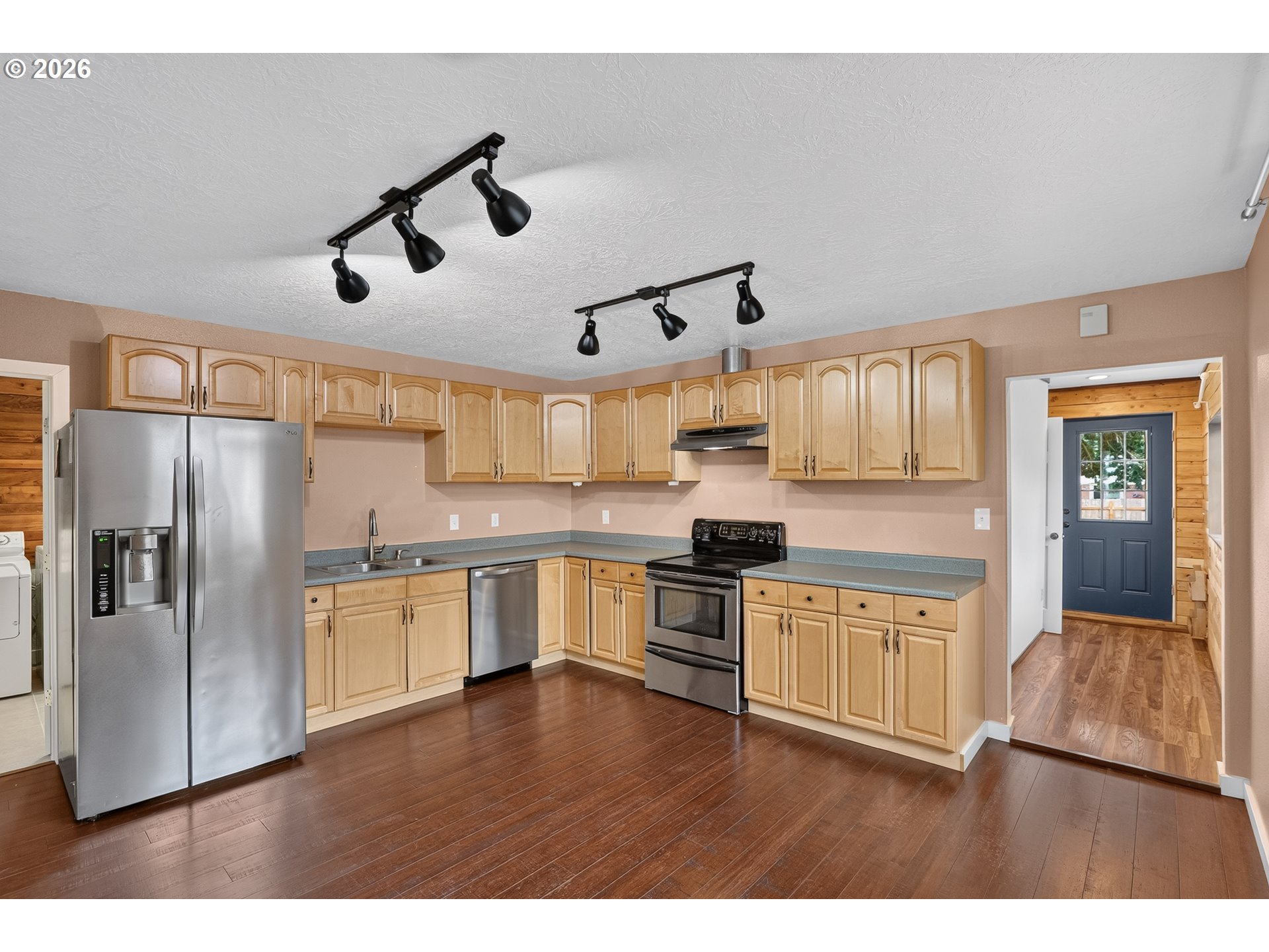 main property photo 5