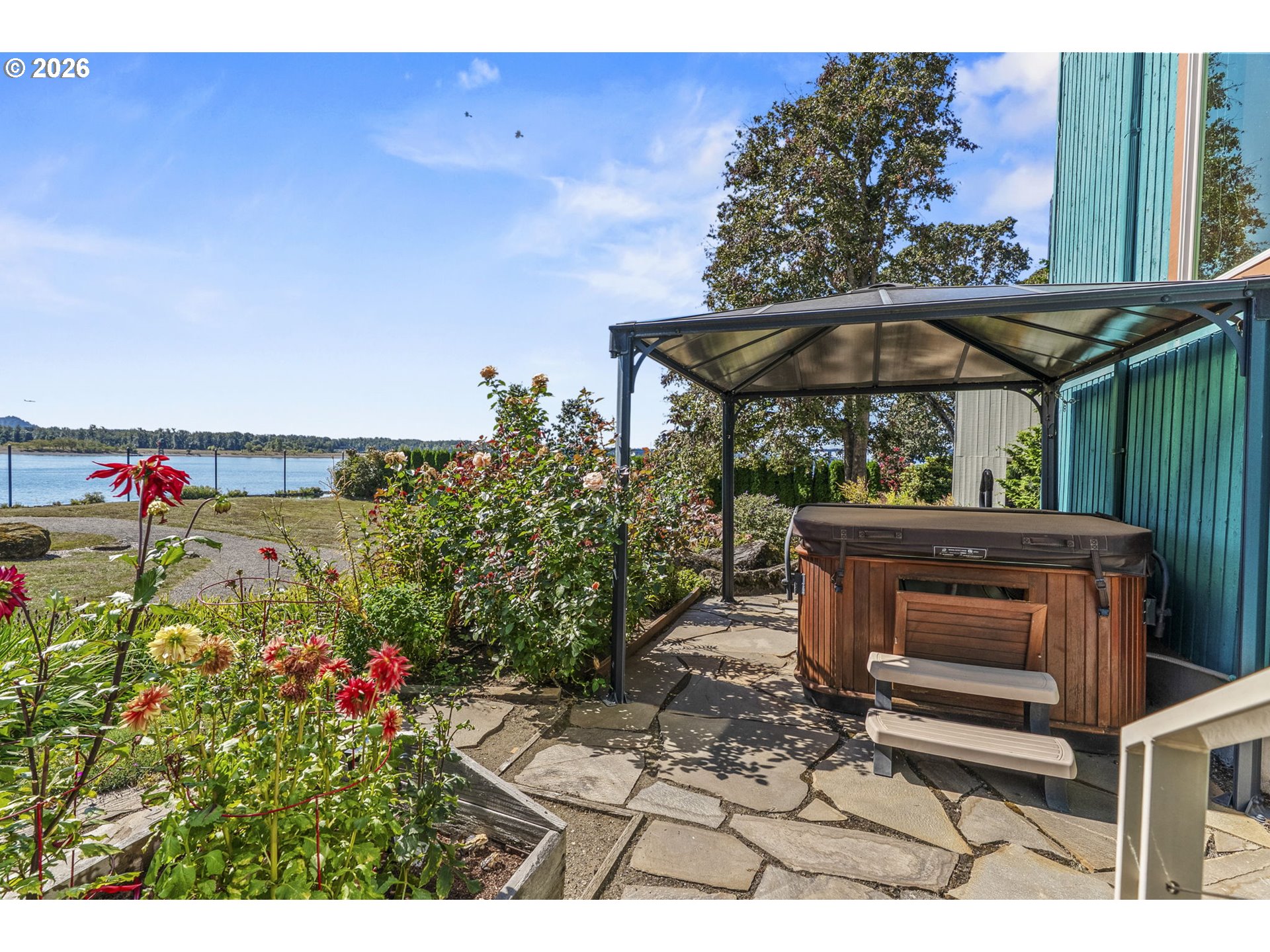 main property photo 32