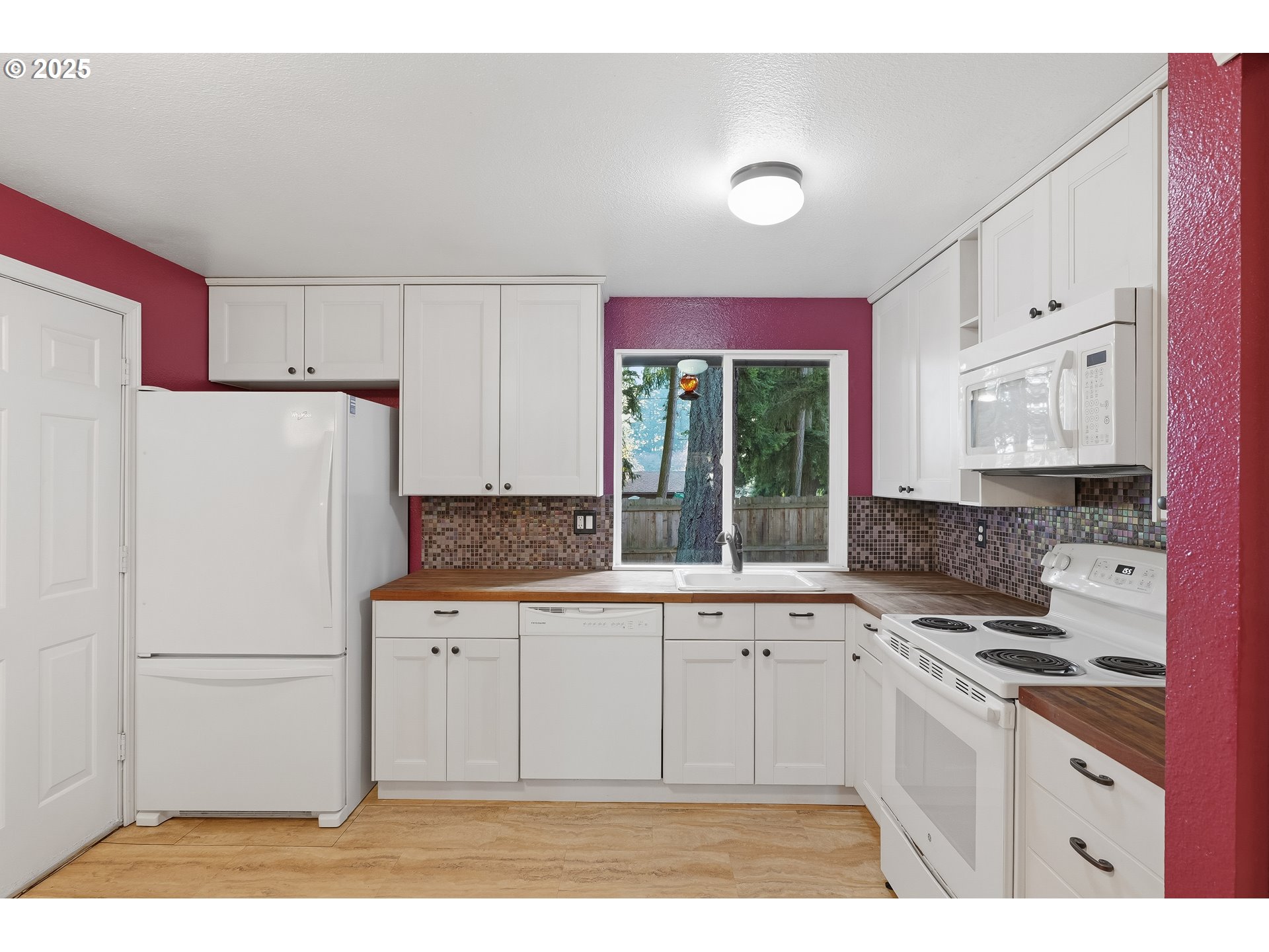 property viewer photo 10