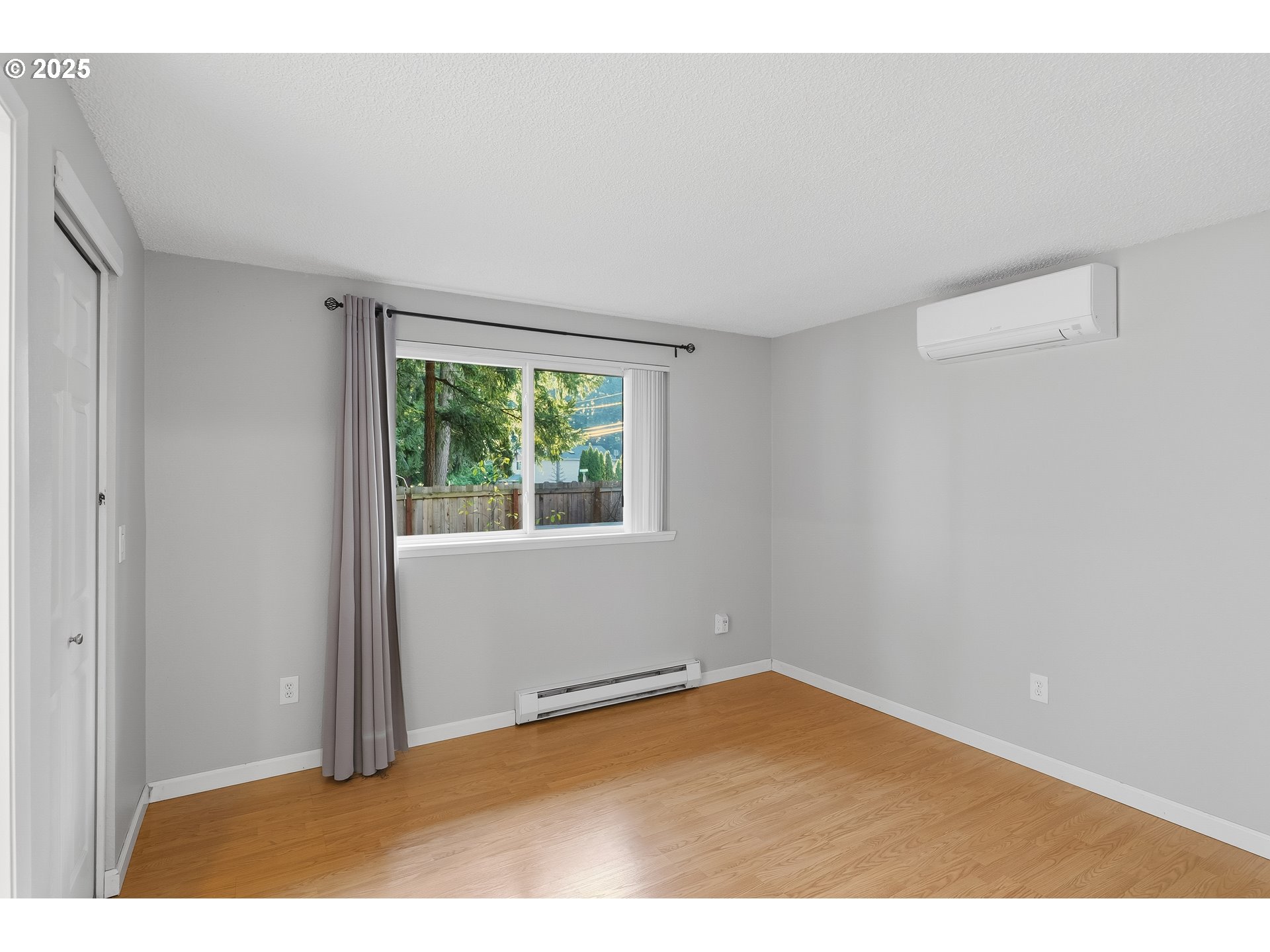 property viewer photo 15