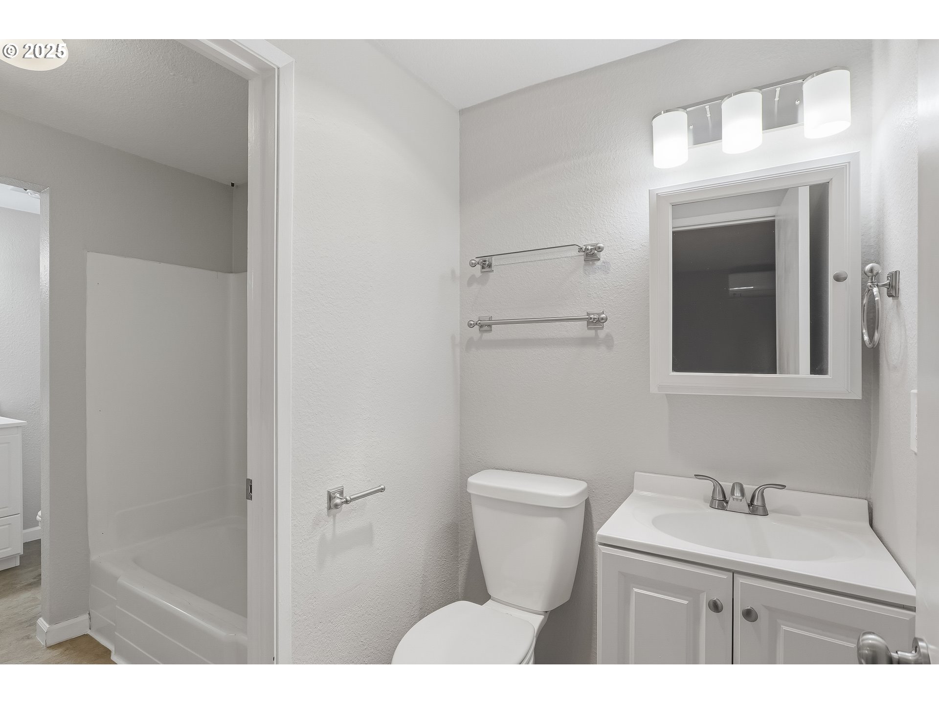 property viewer photo 16