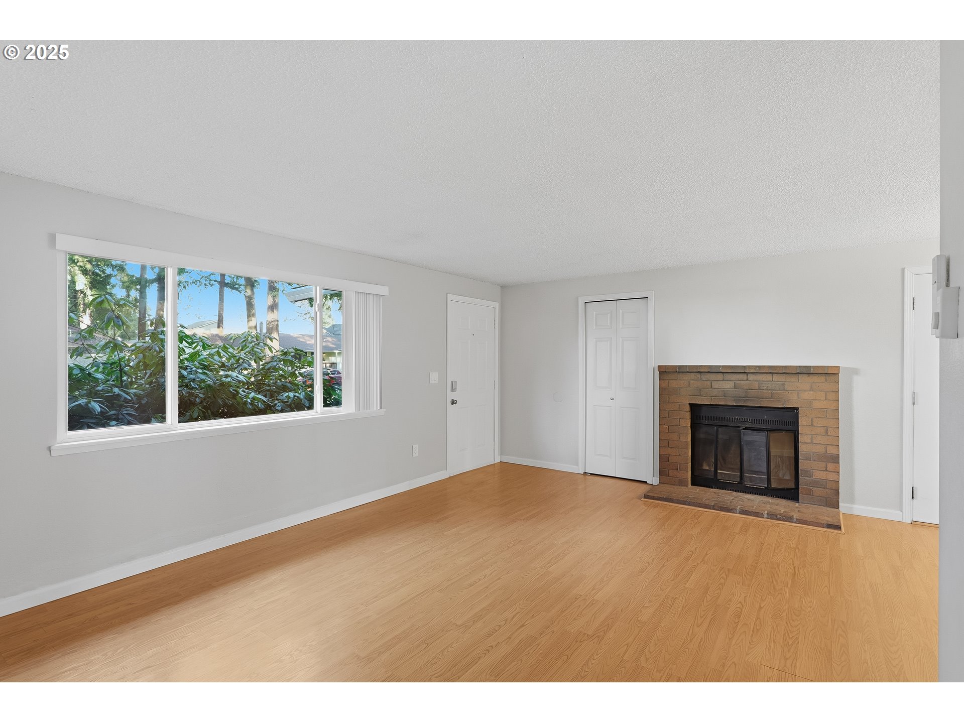 property viewer photo 2