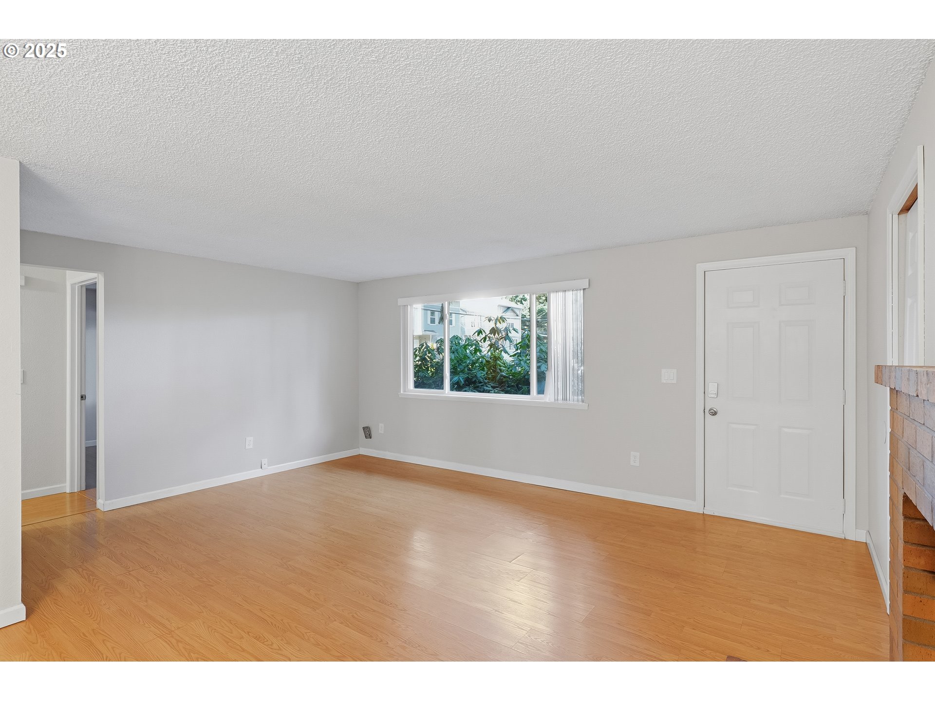 property viewer photo 6