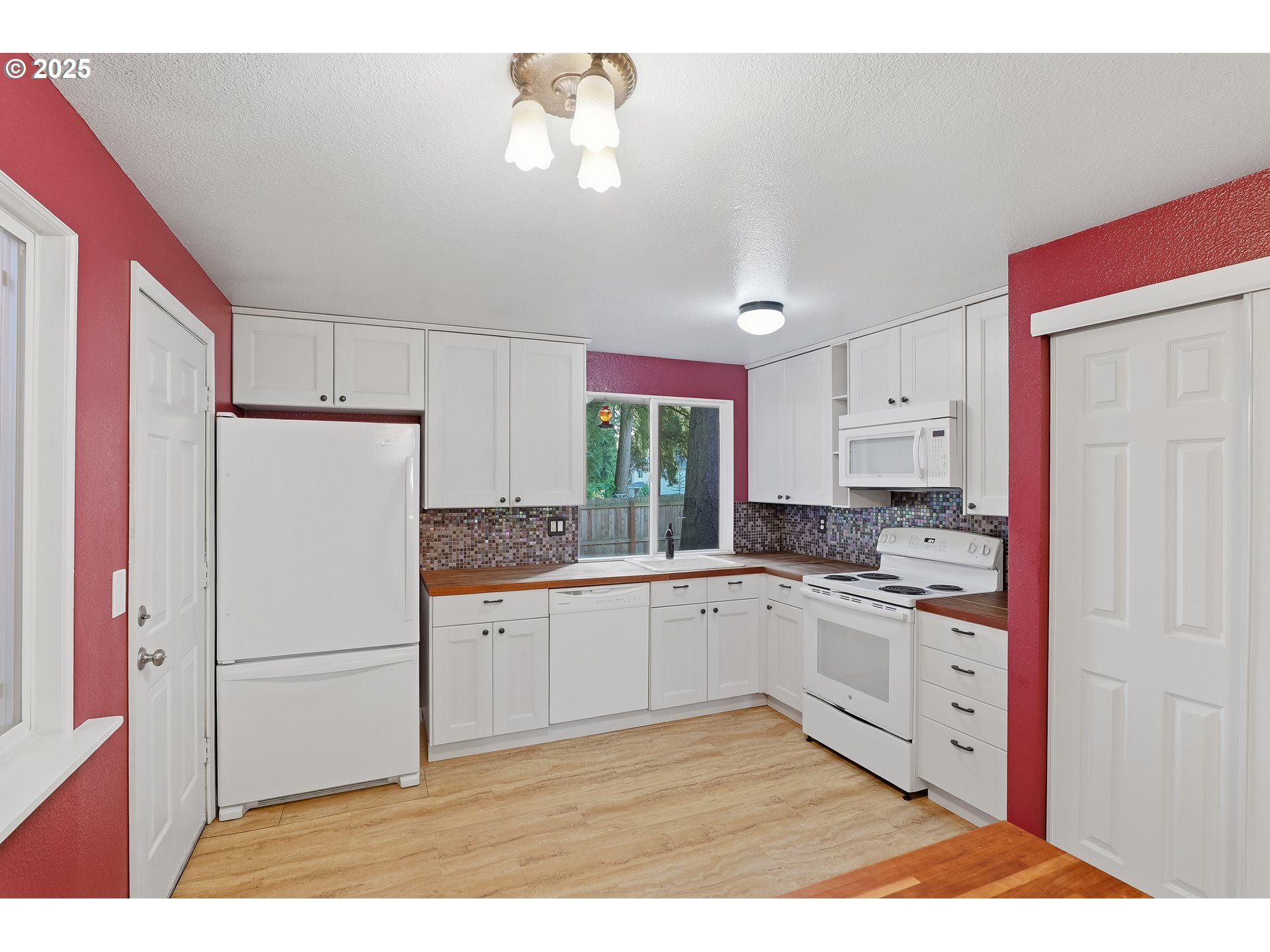 property viewer photo 9