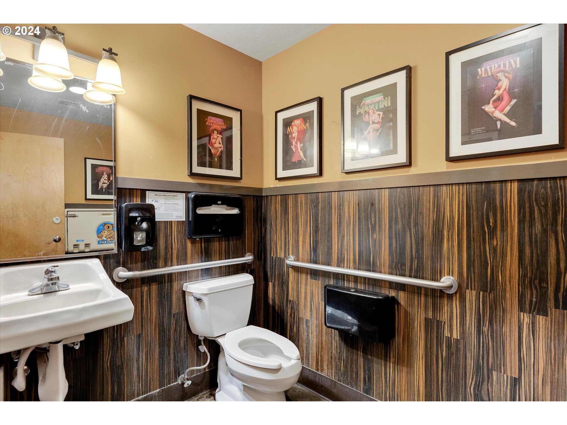 main property photo 28