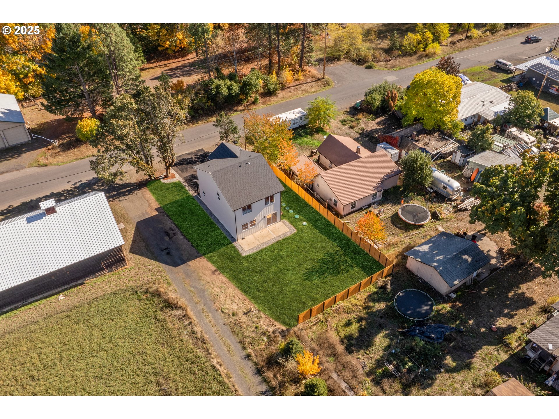 main property photo 29