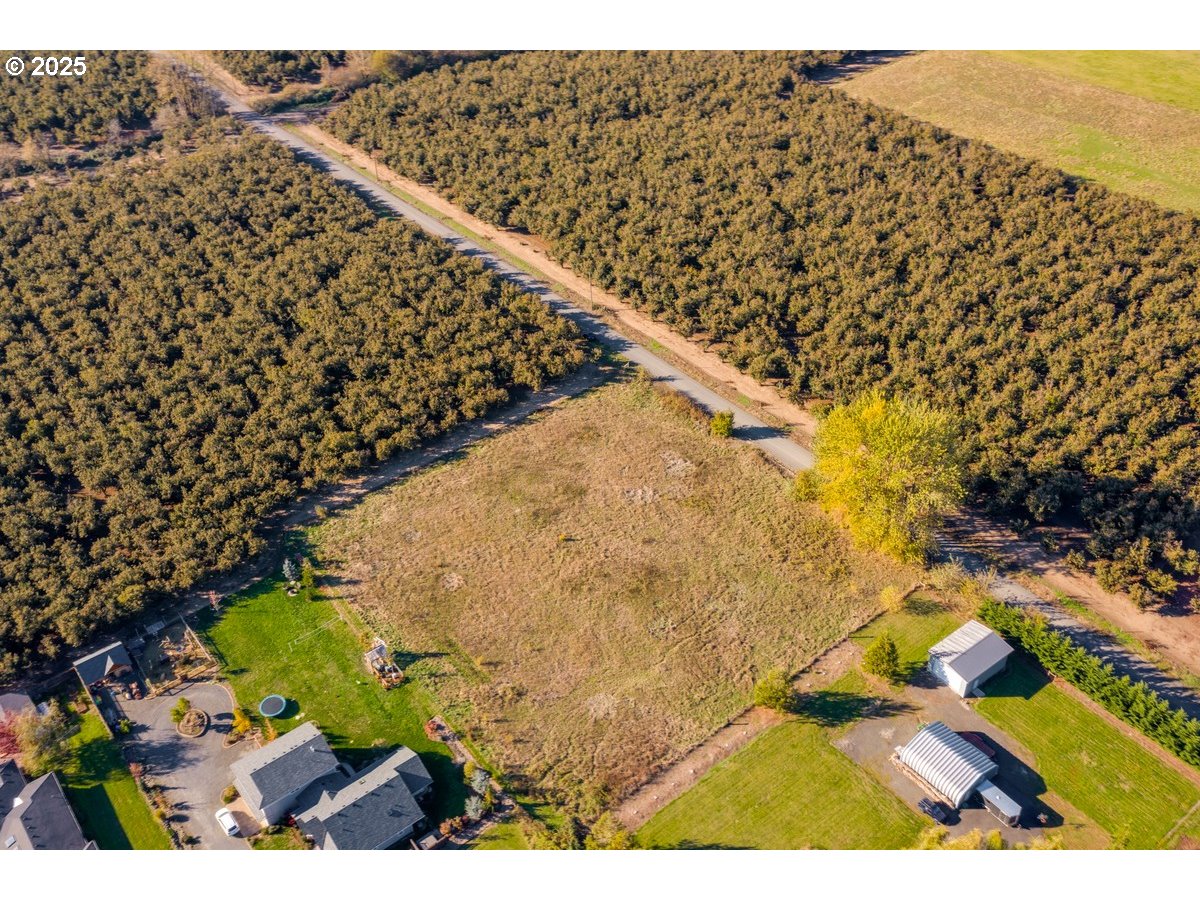 main property photo 13