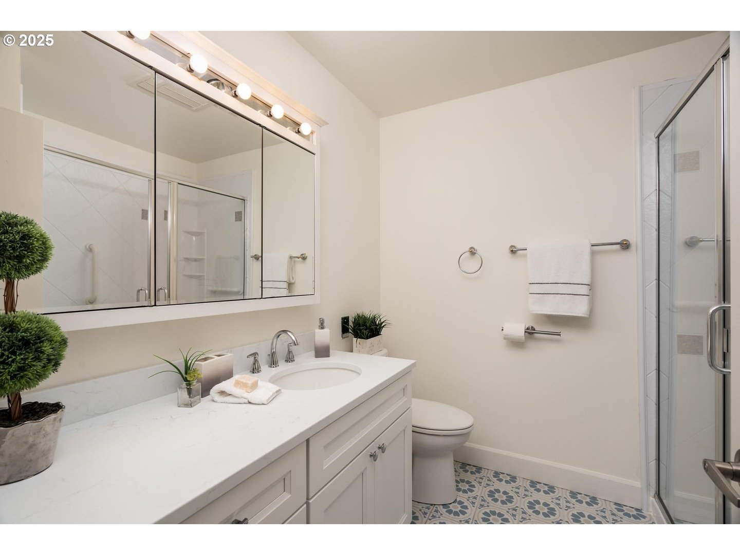 property viewer photo 13