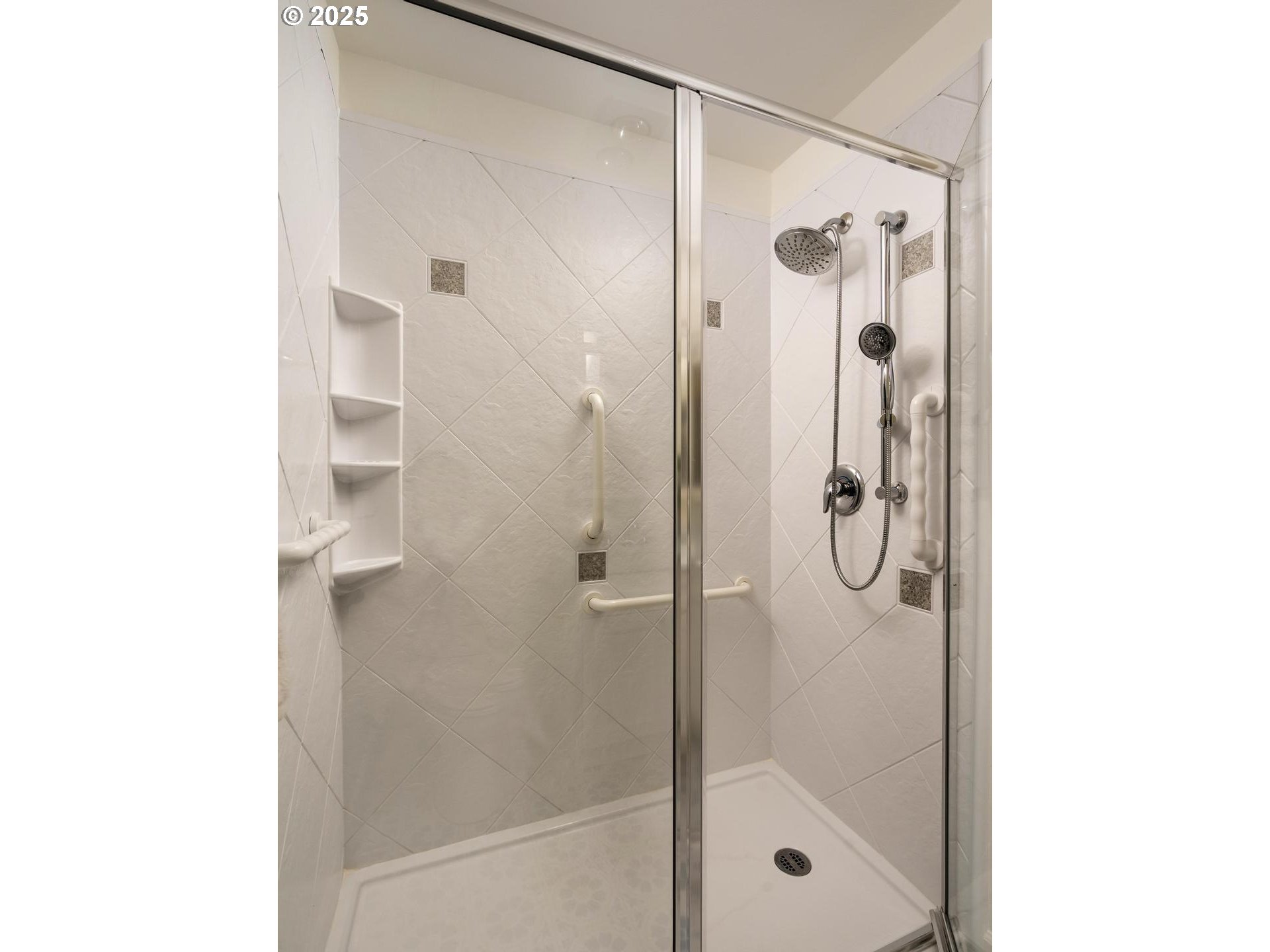 property viewer photo 14