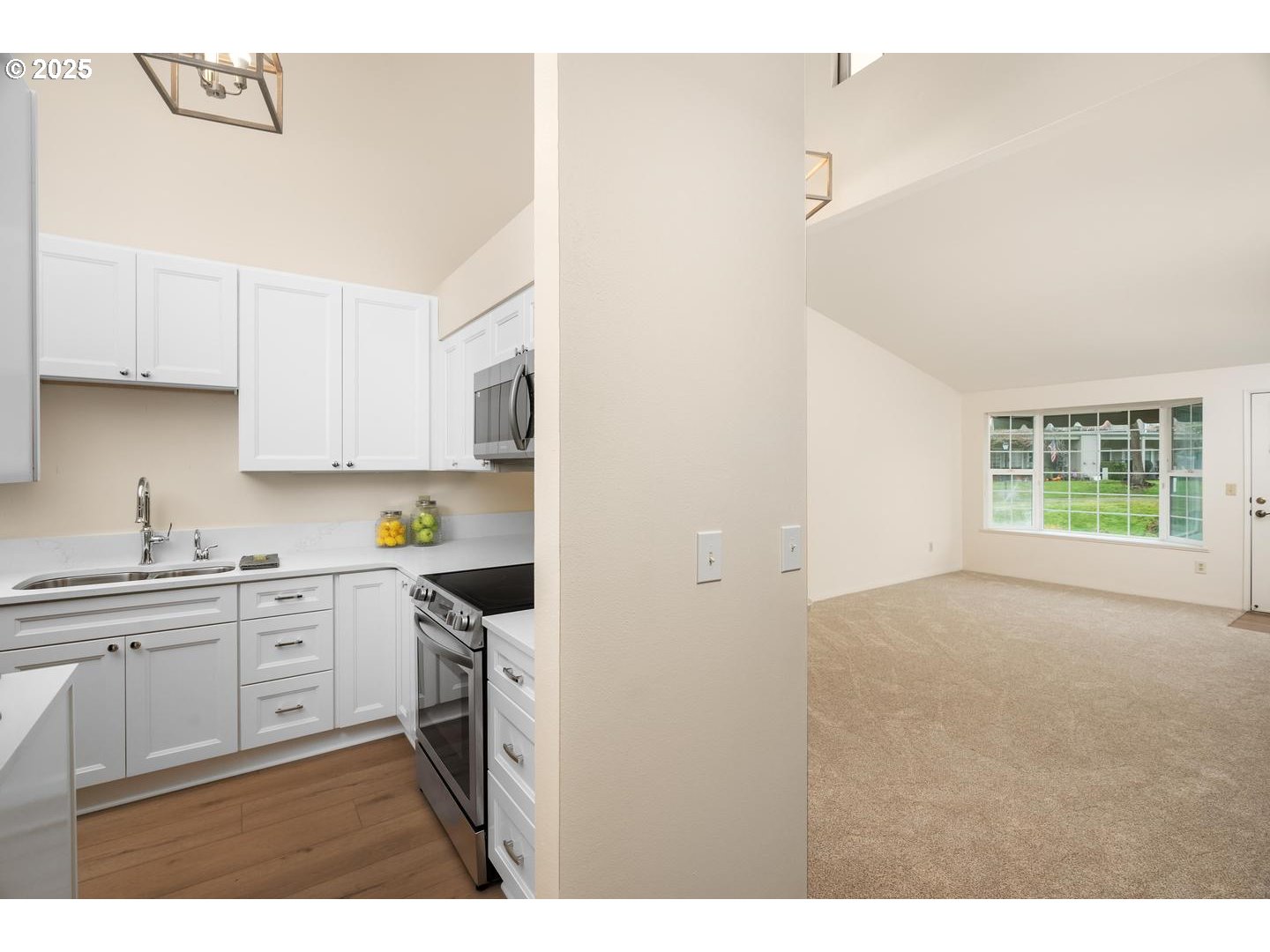 property viewer photo 21