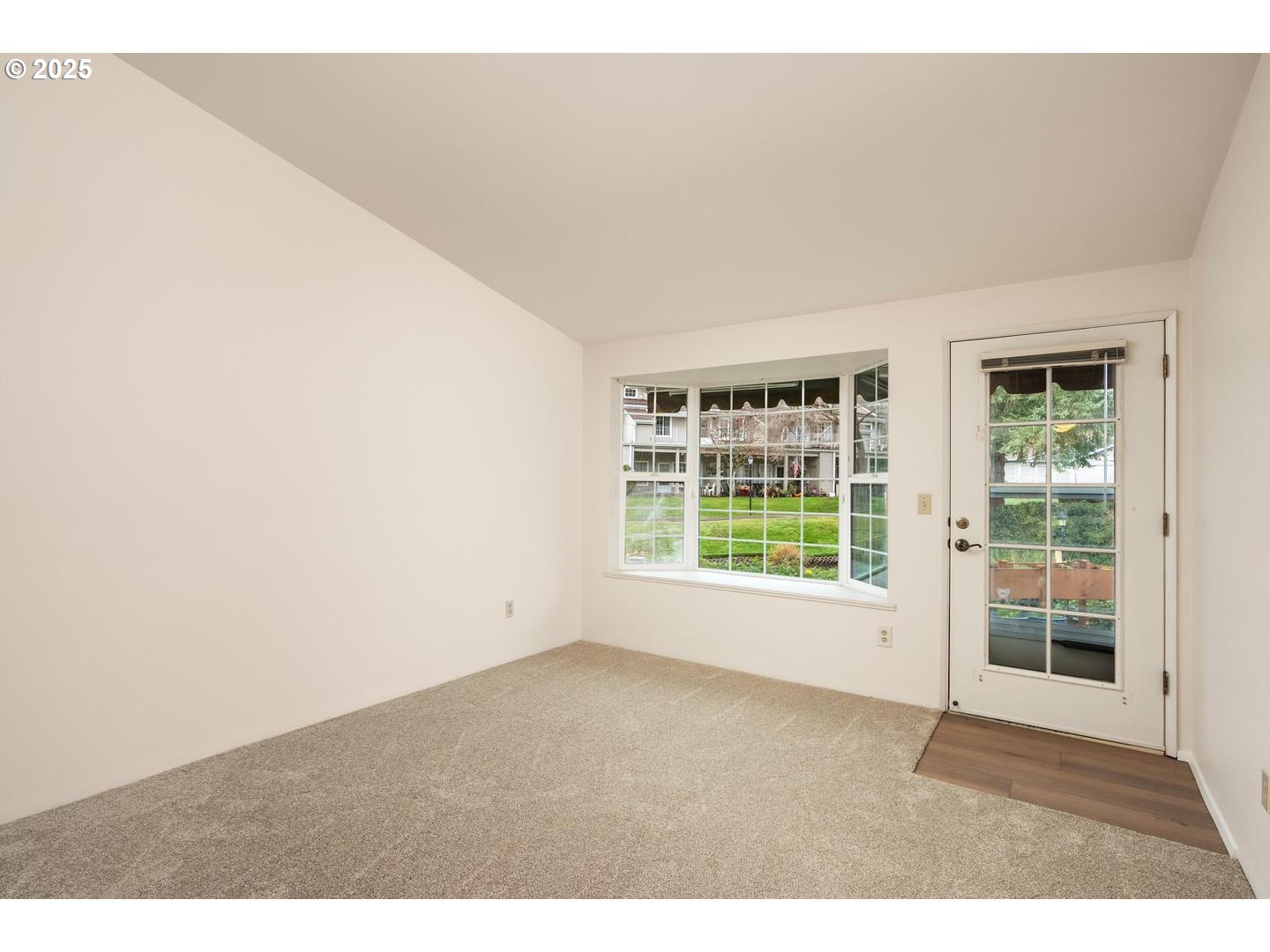 property viewer photo 24