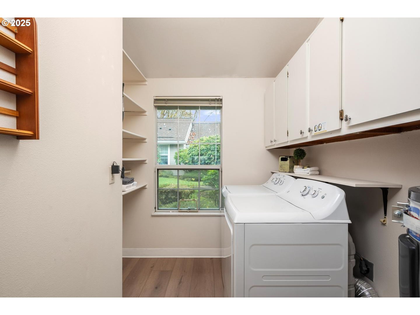 property viewer photo 31