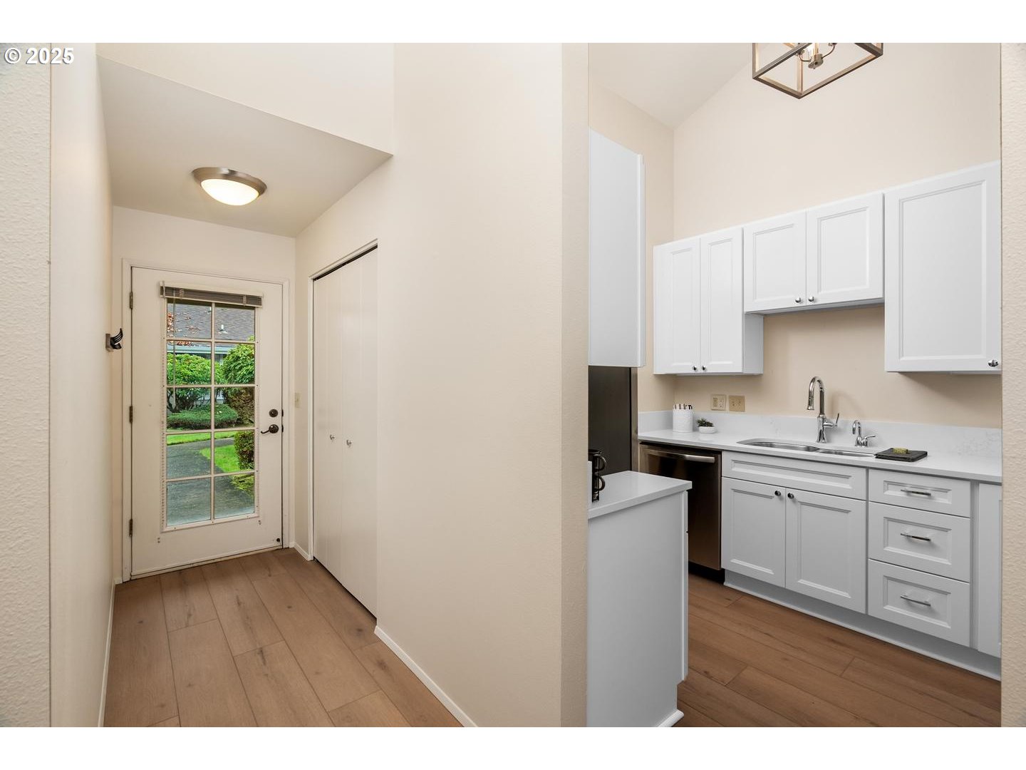 property viewer photo 5