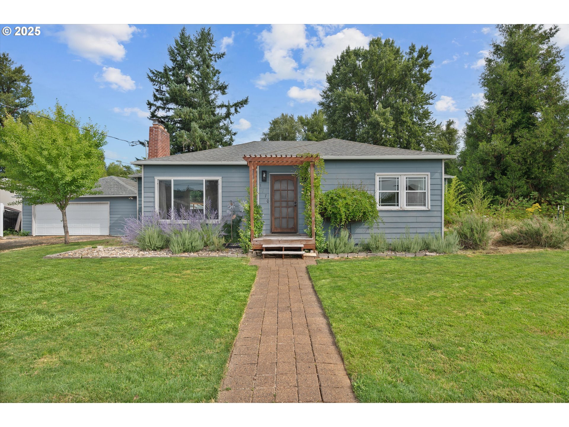 property viewer photo 1