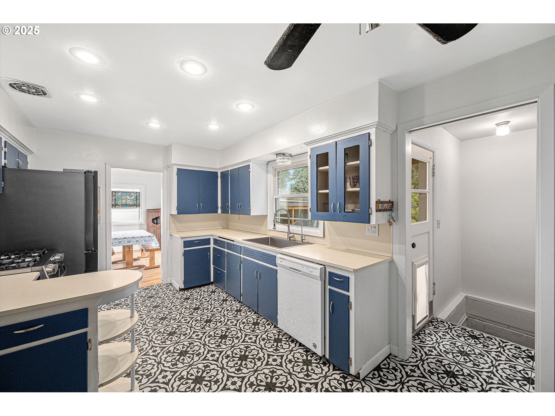 property viewer photo 13