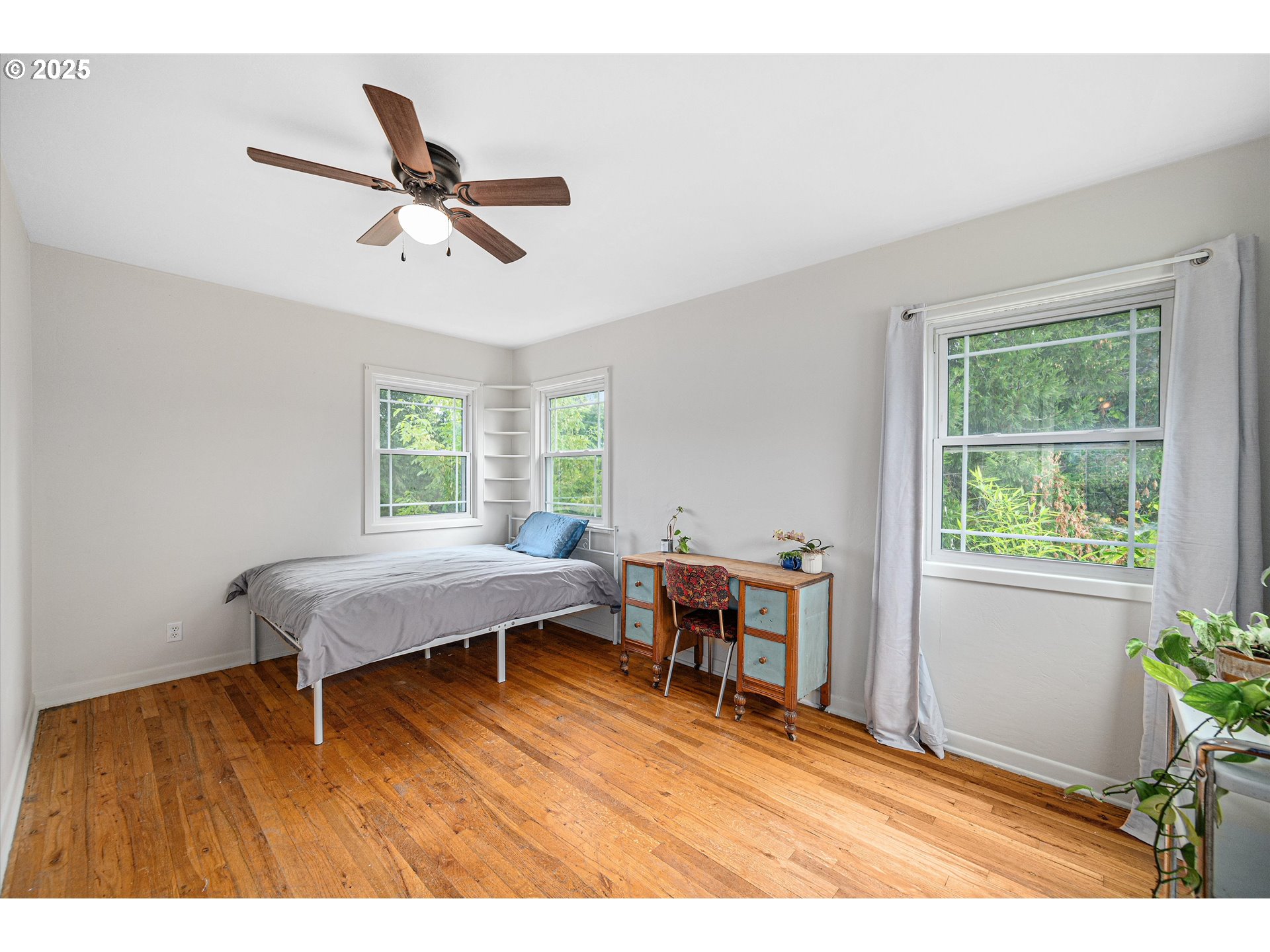 property viewer photo 14