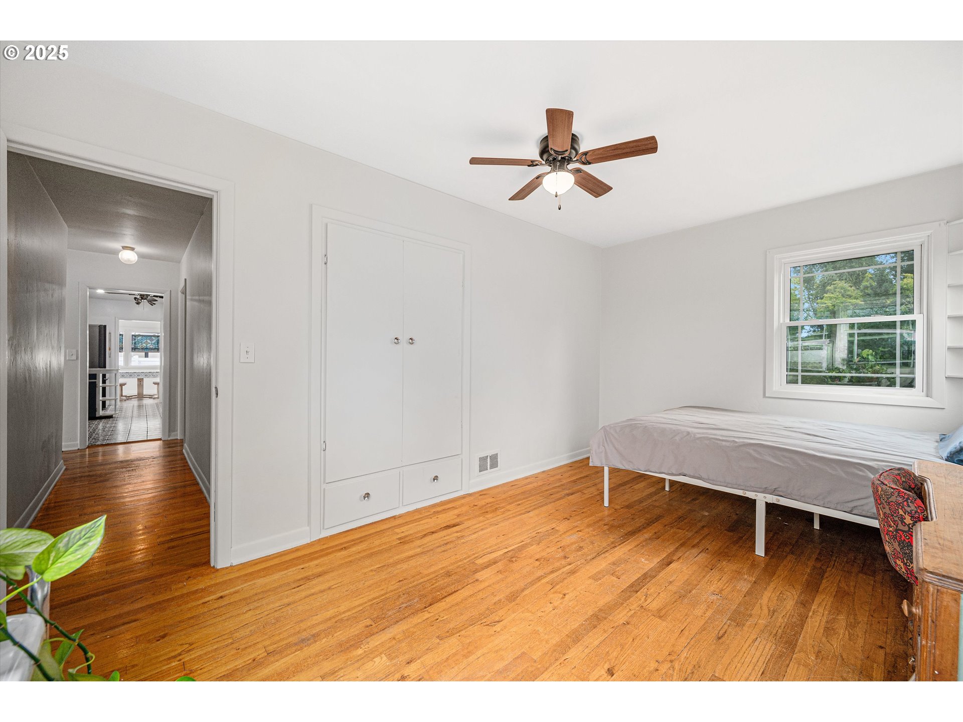 property viewer photo 15