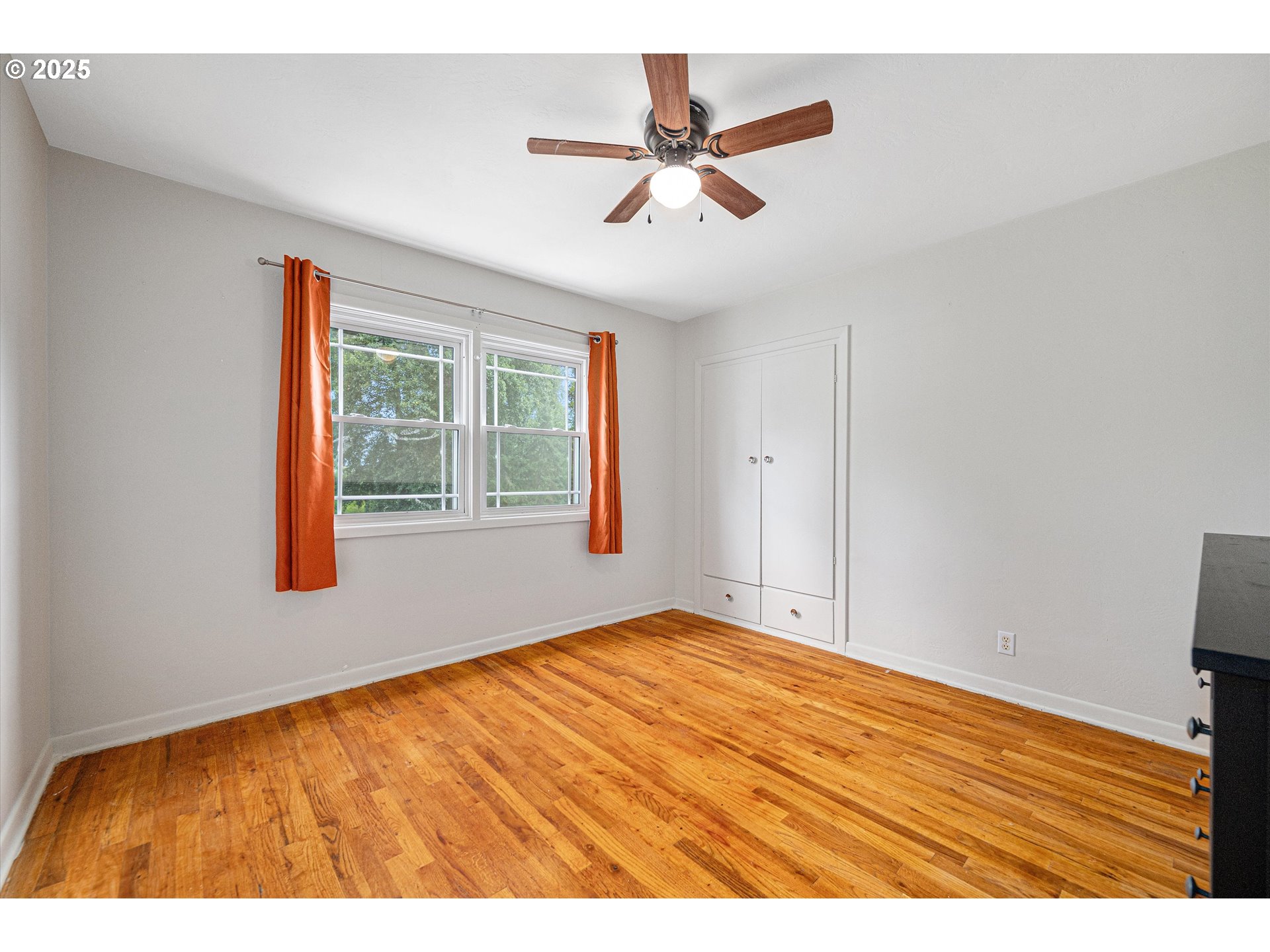 property viewer photo 19