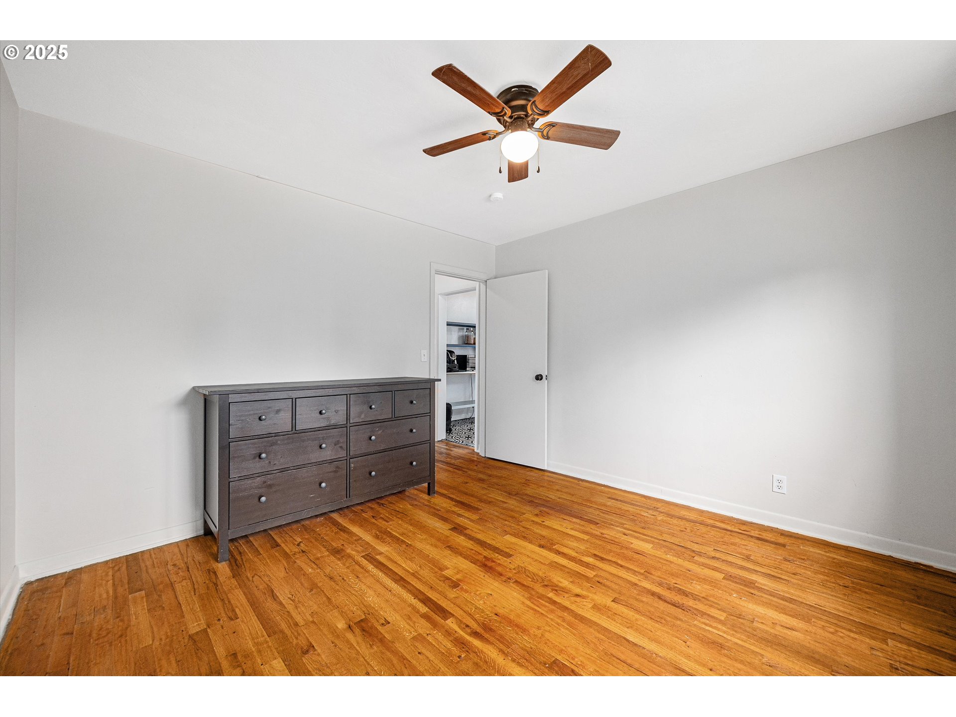 property viewer photo 20