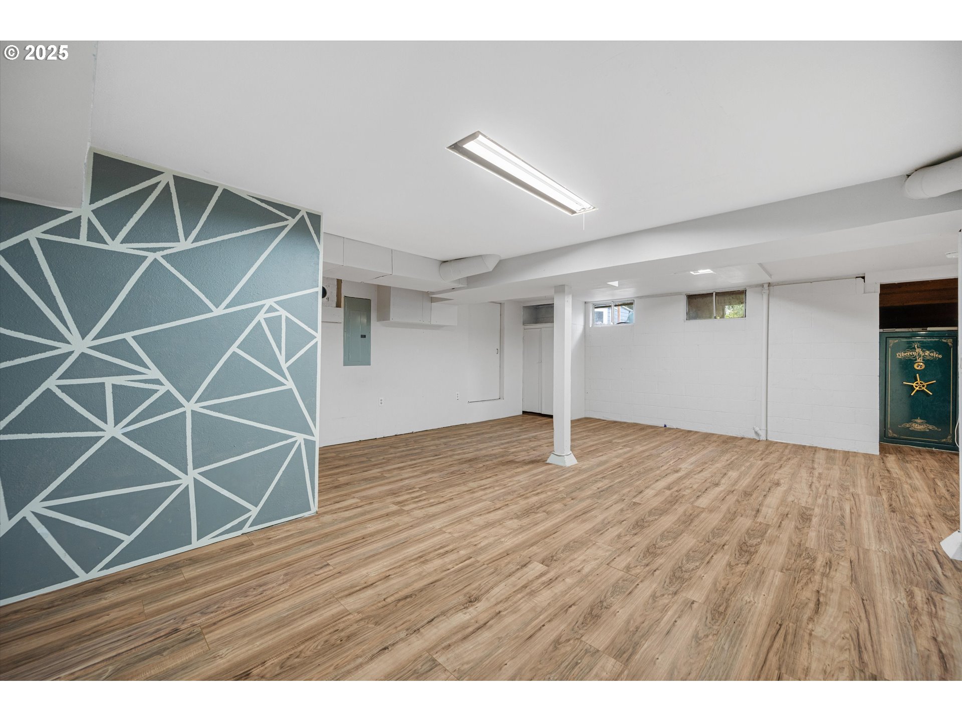 property viewer photo 24