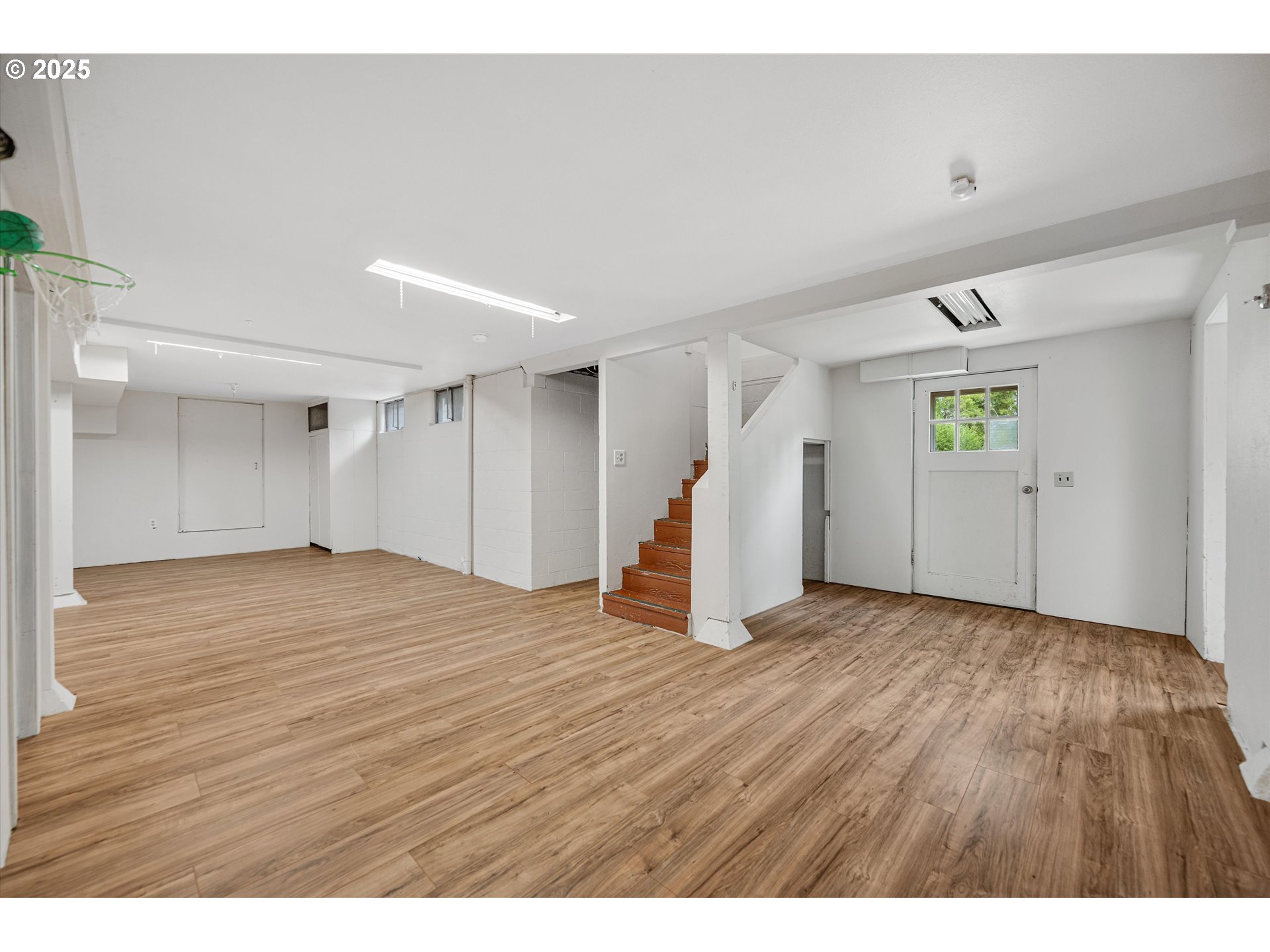 property viewer photo 25