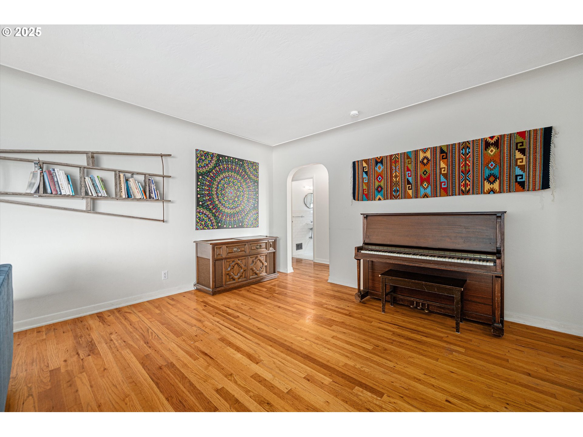 property viewer photo 3