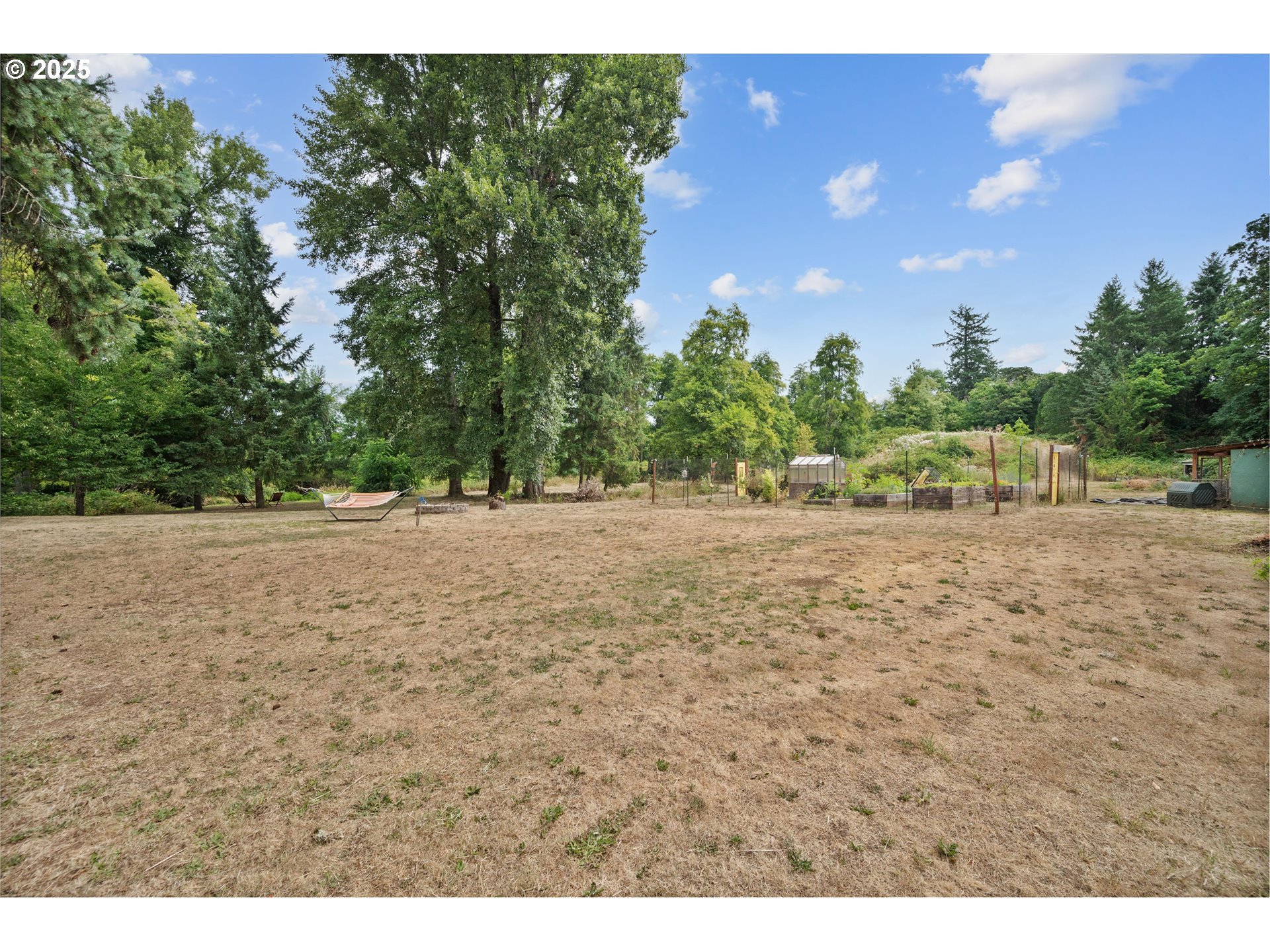 property viewer photo 36
