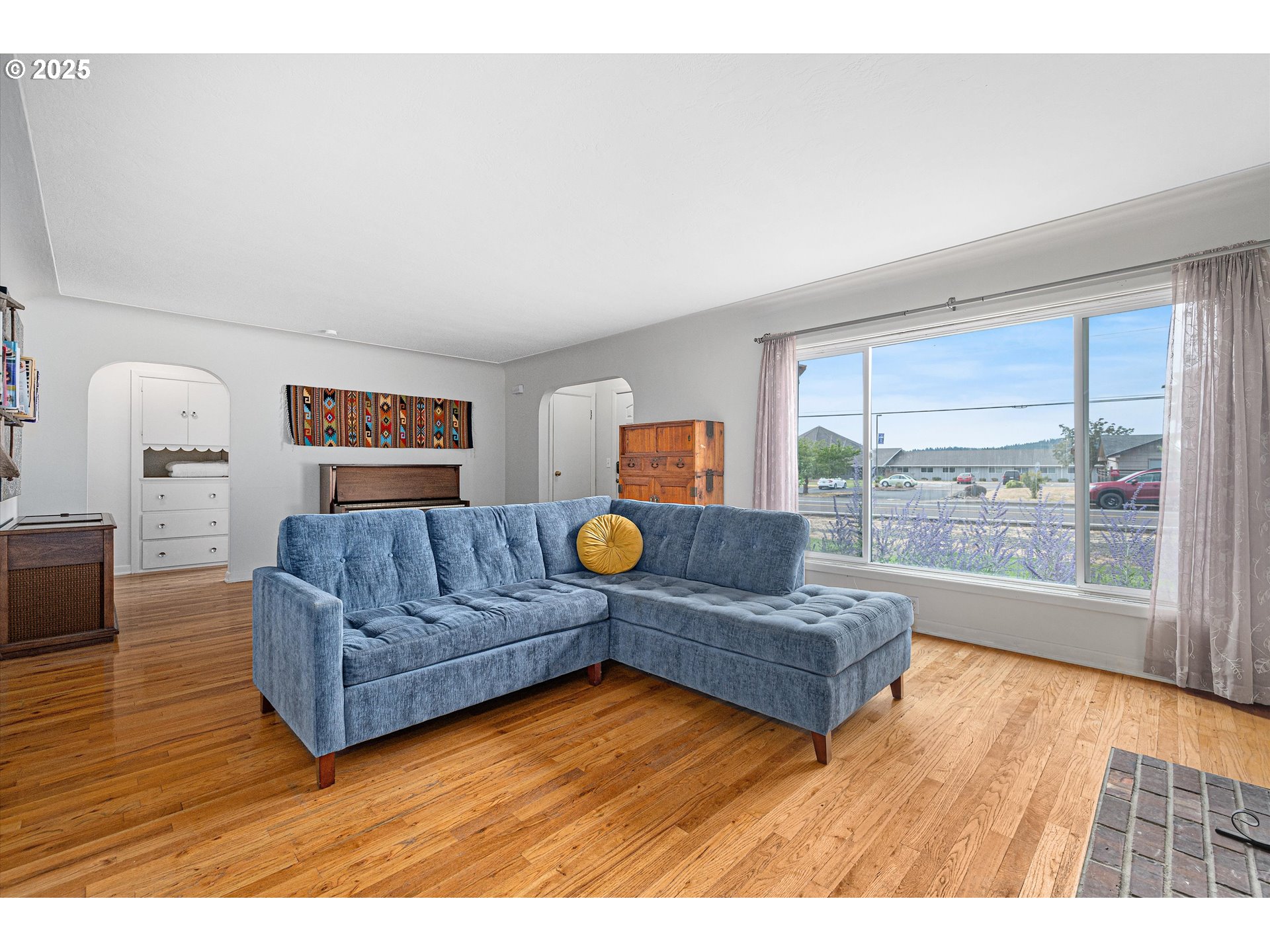 property viewer photo 4