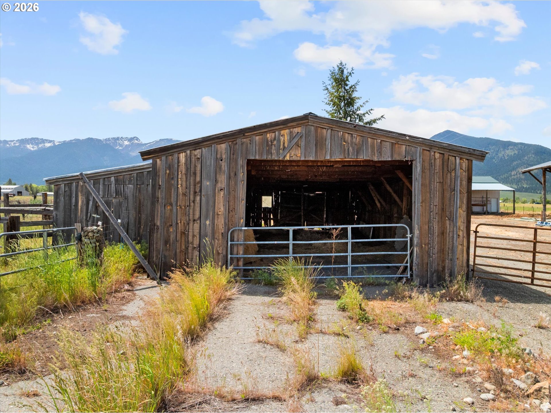 main property photo 11