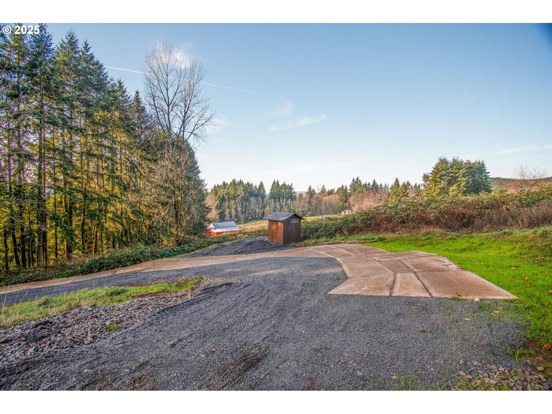 main property photo 16