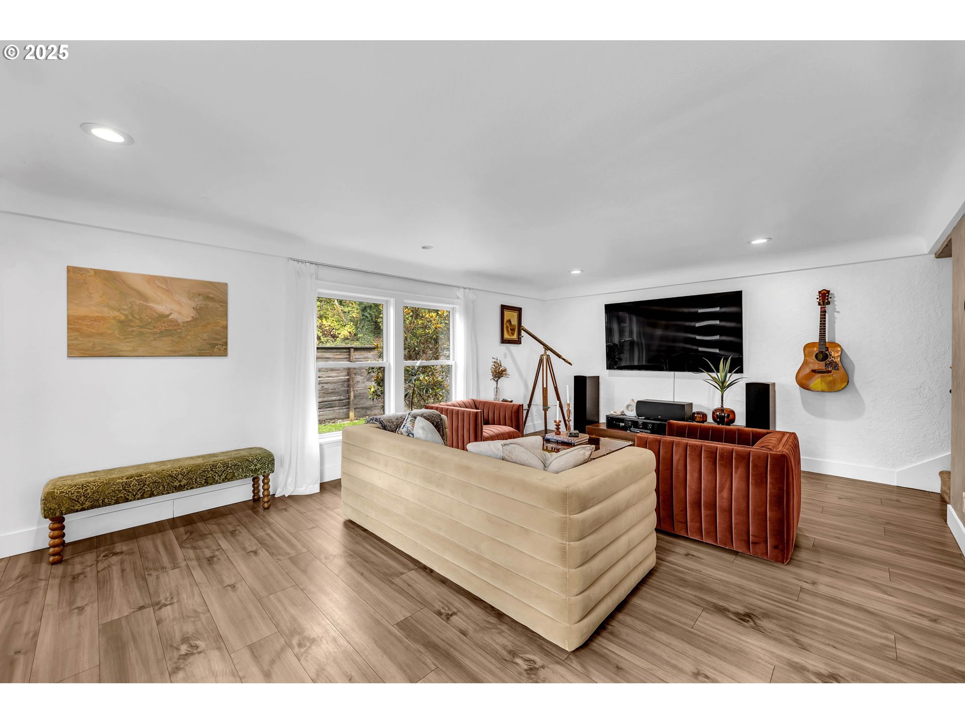 property viewer photo 11