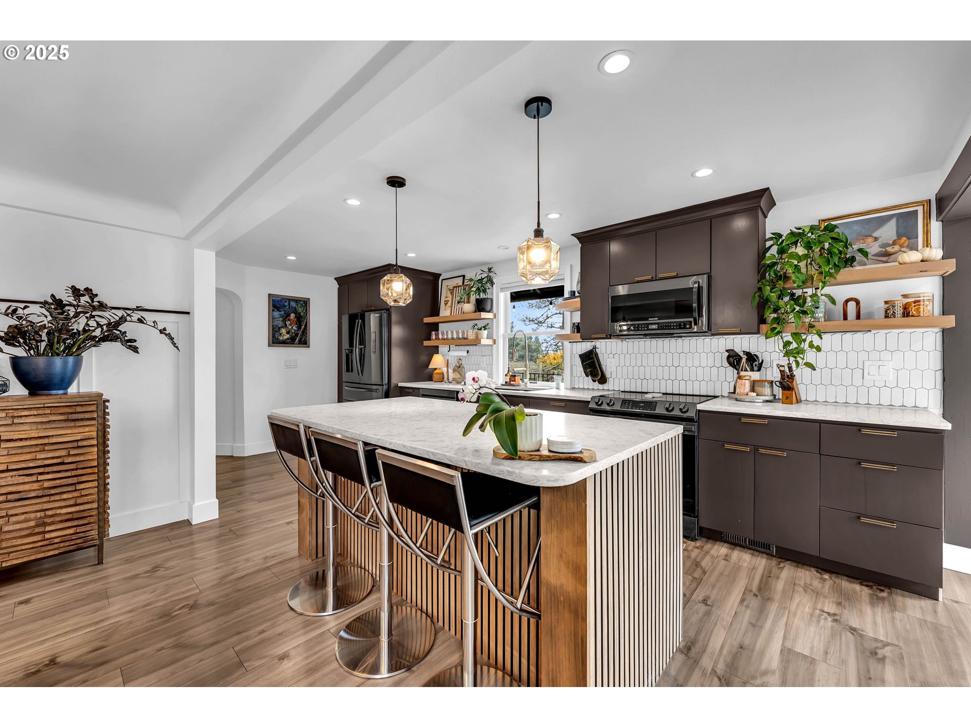 property viewer photo 16