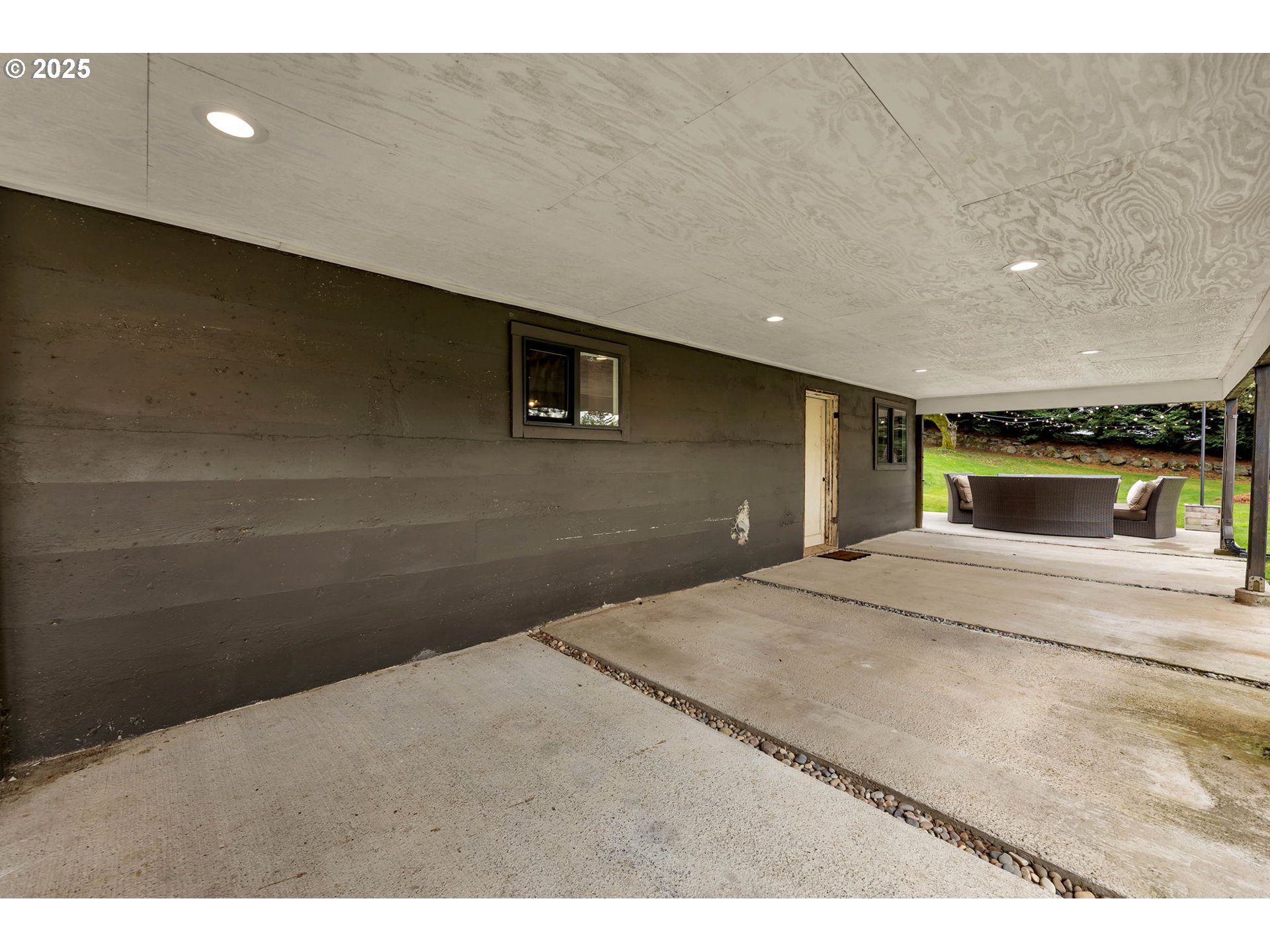 property viewer photo 42