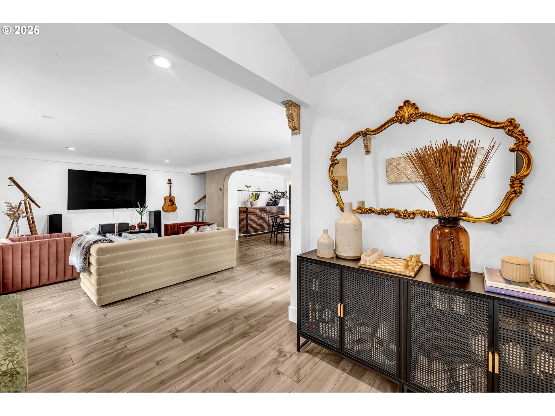 property viewer photo 8