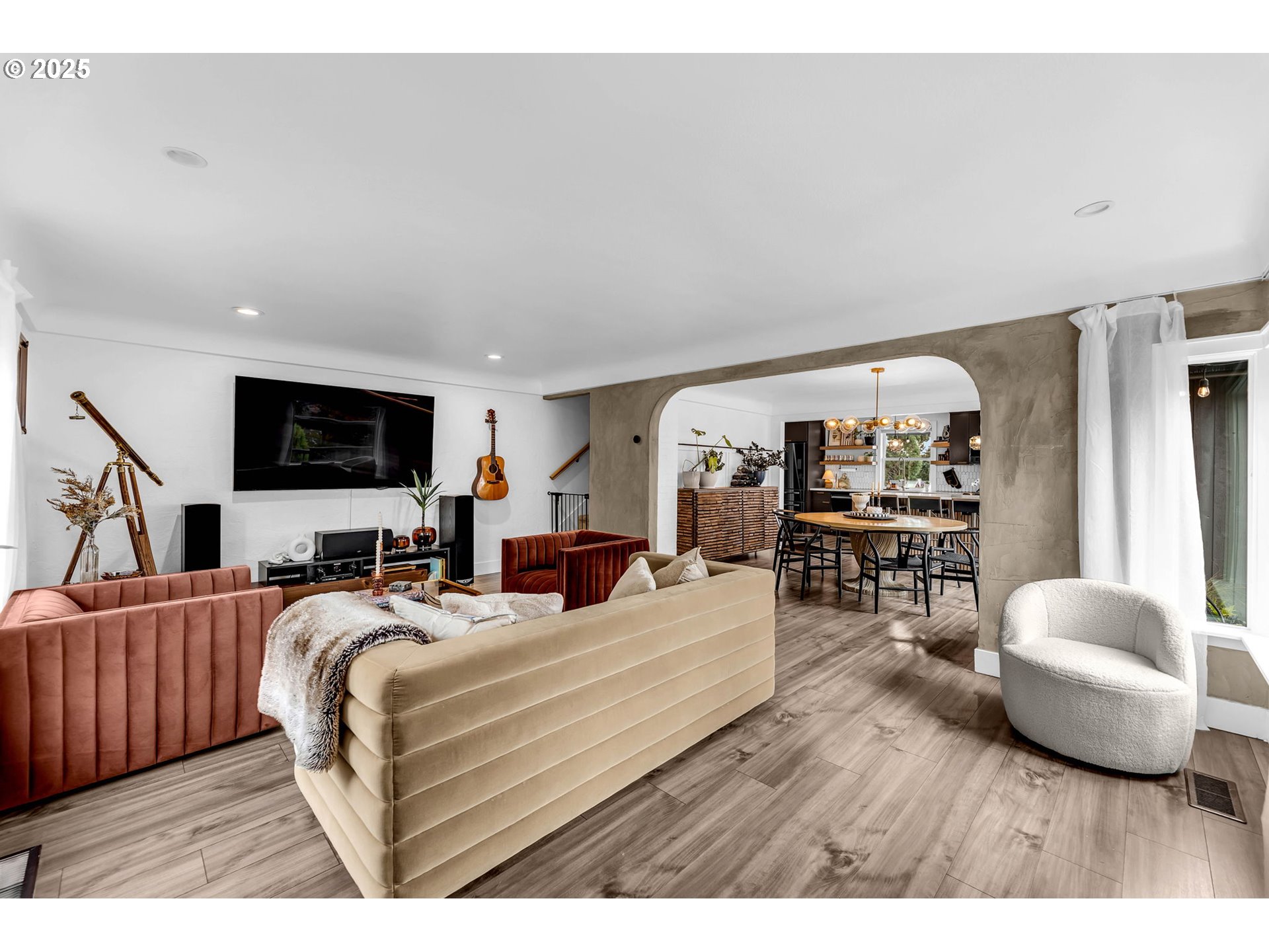 property viewer photo 9