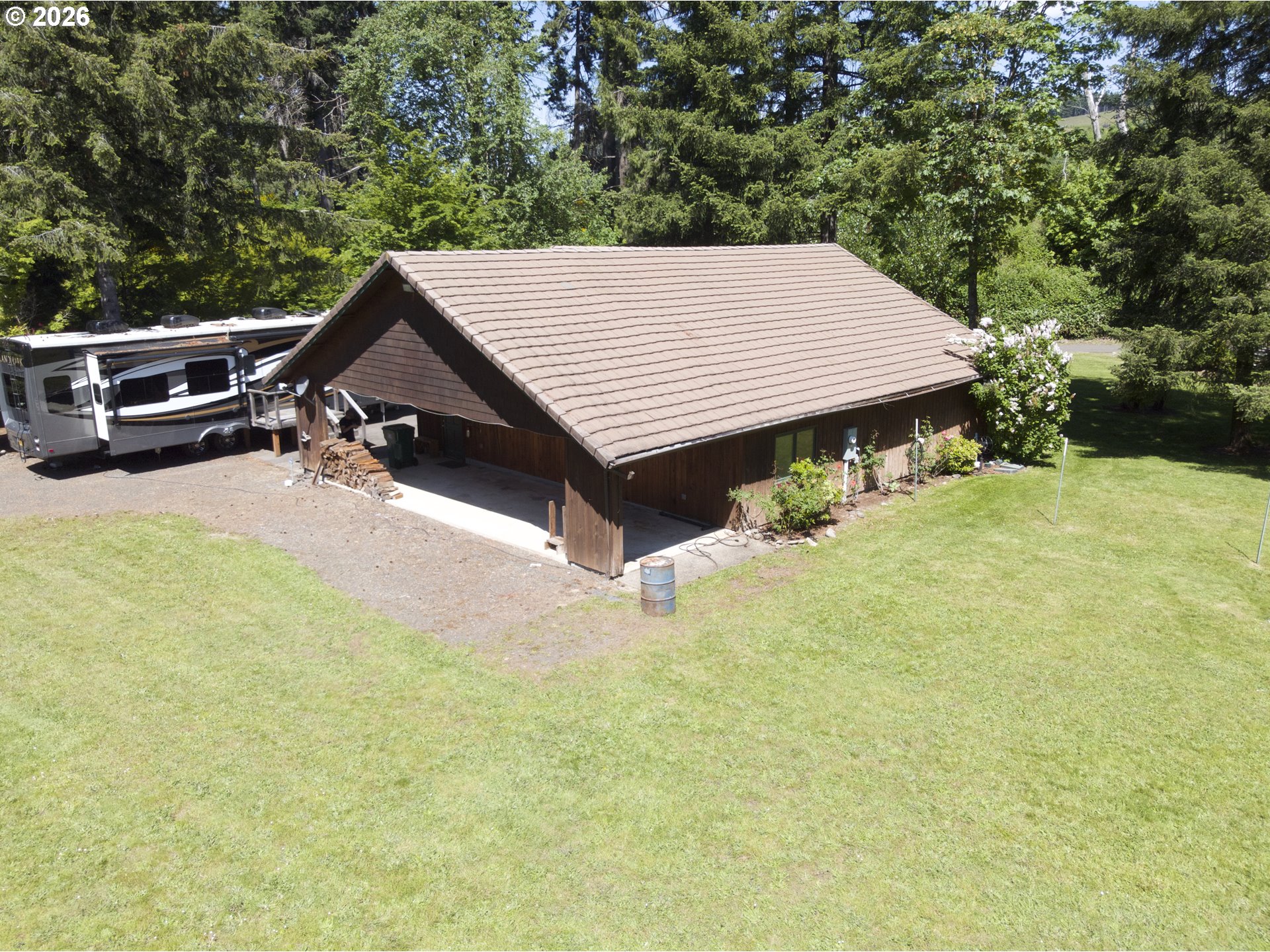 main property photo 14