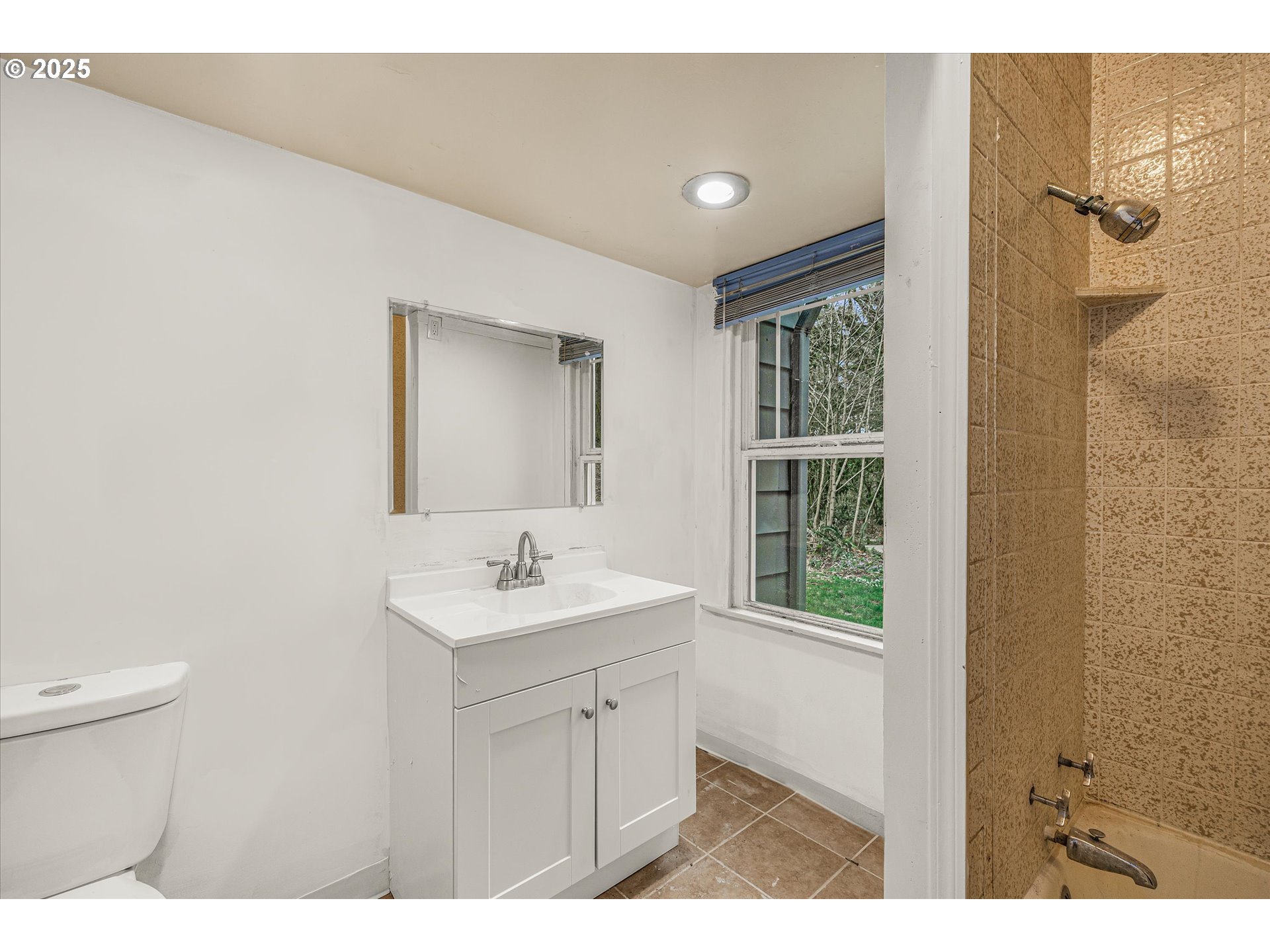 property viewer photo 12