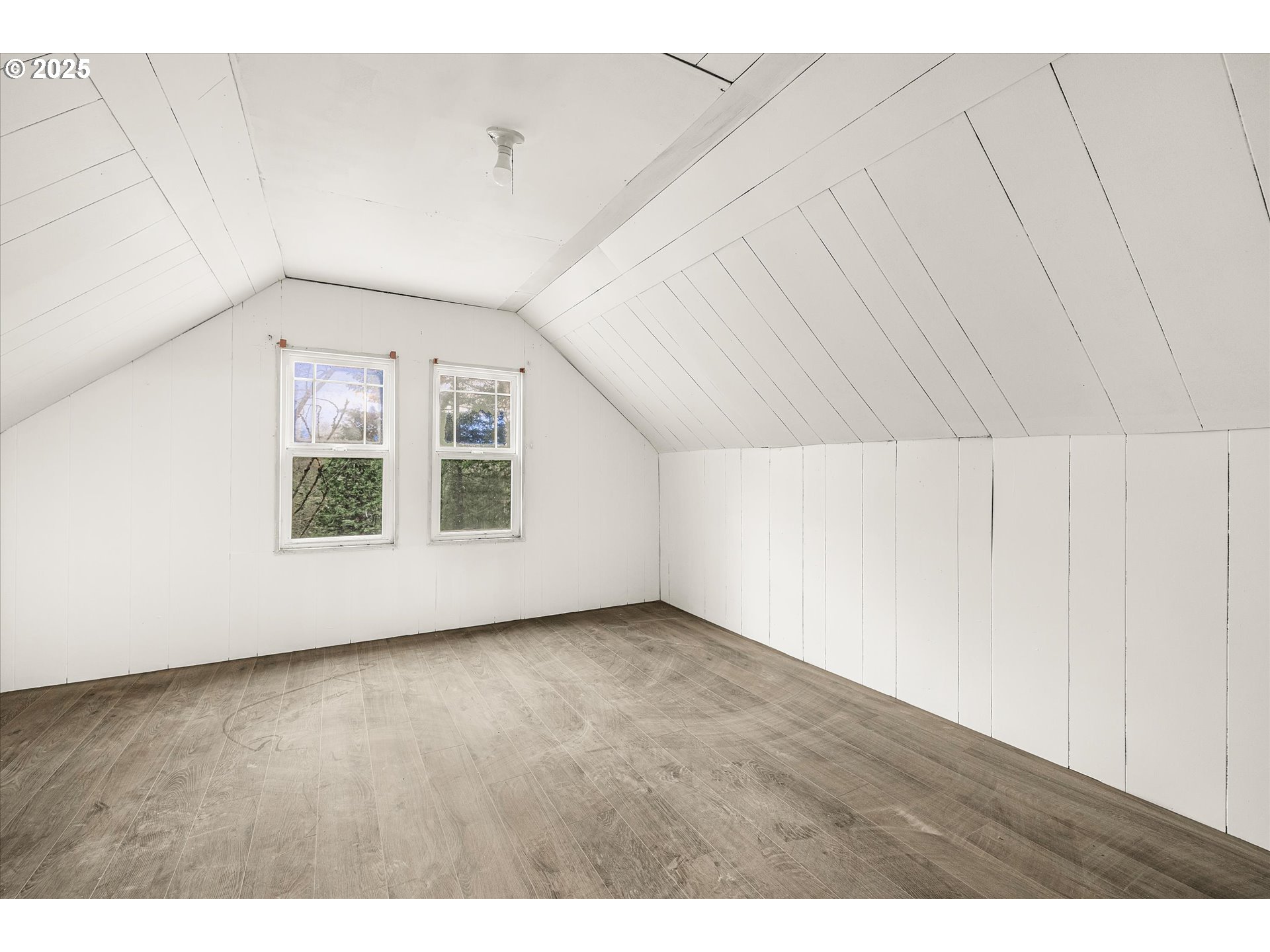 property viewer photo 16