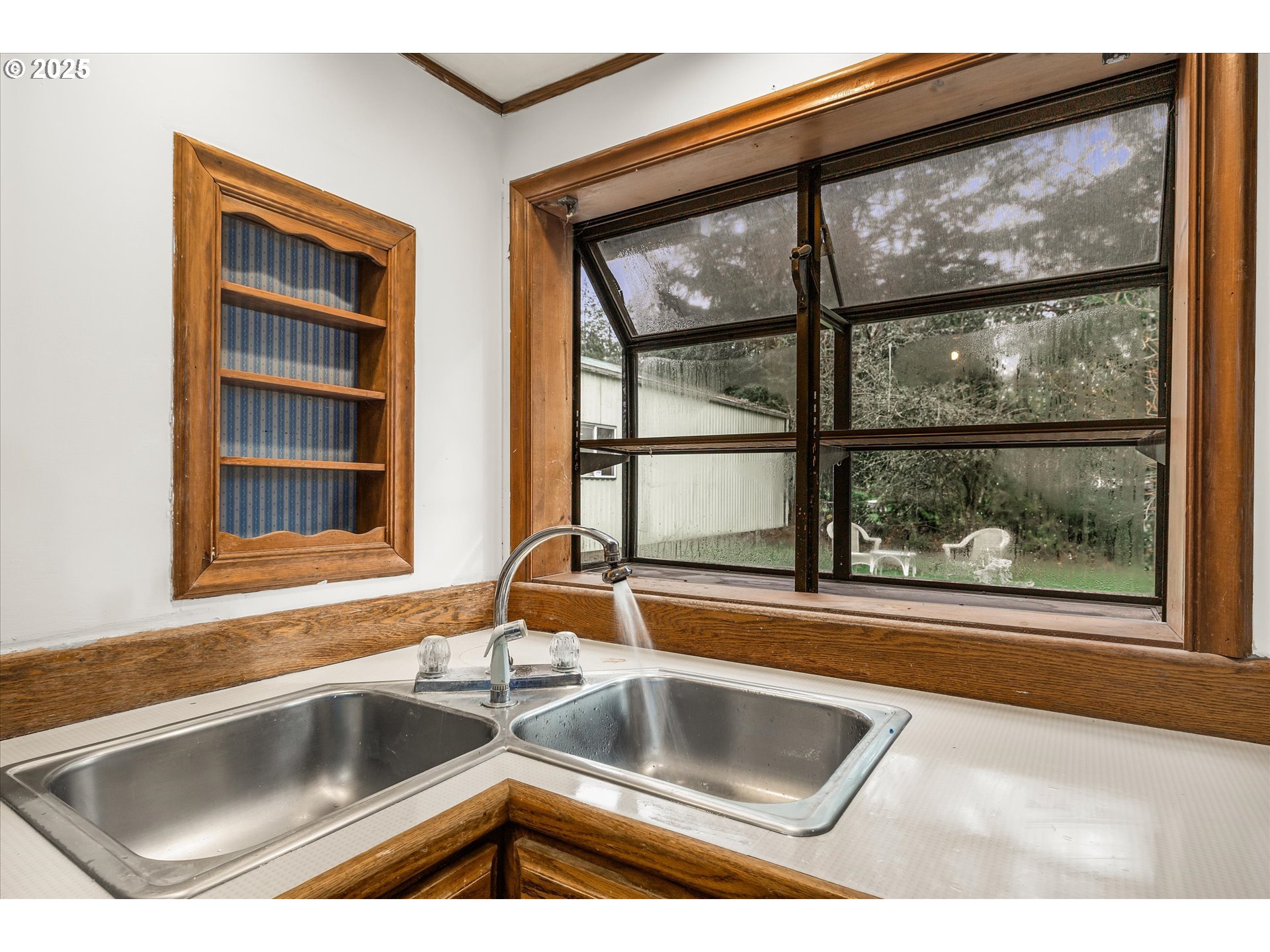 property viewer photo 6