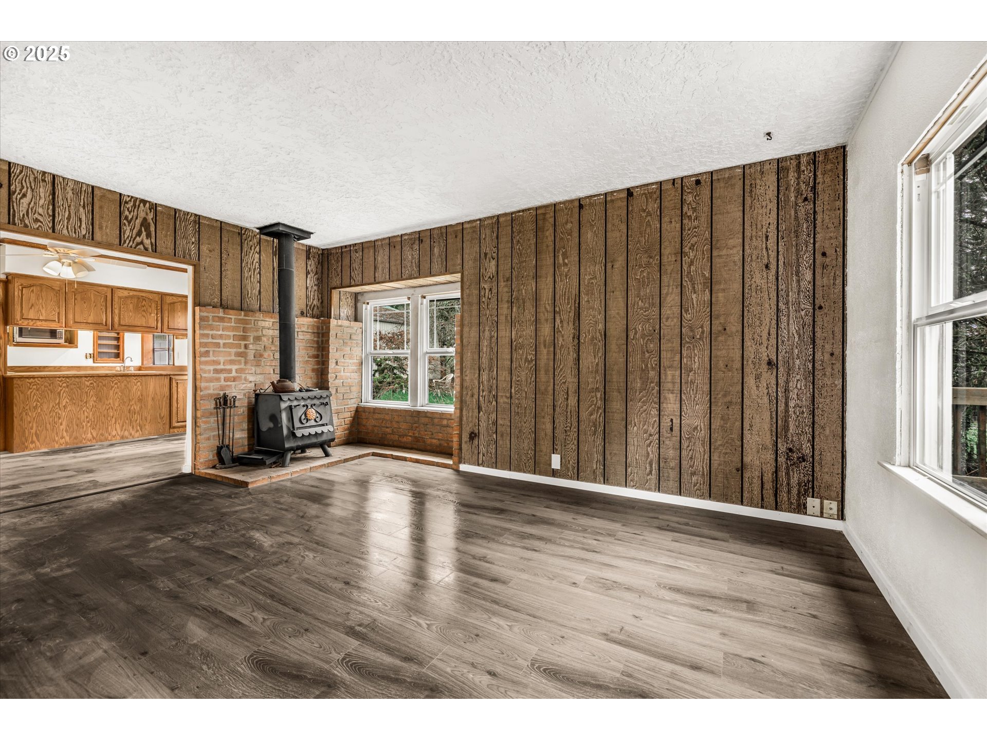 property viewer photo 7