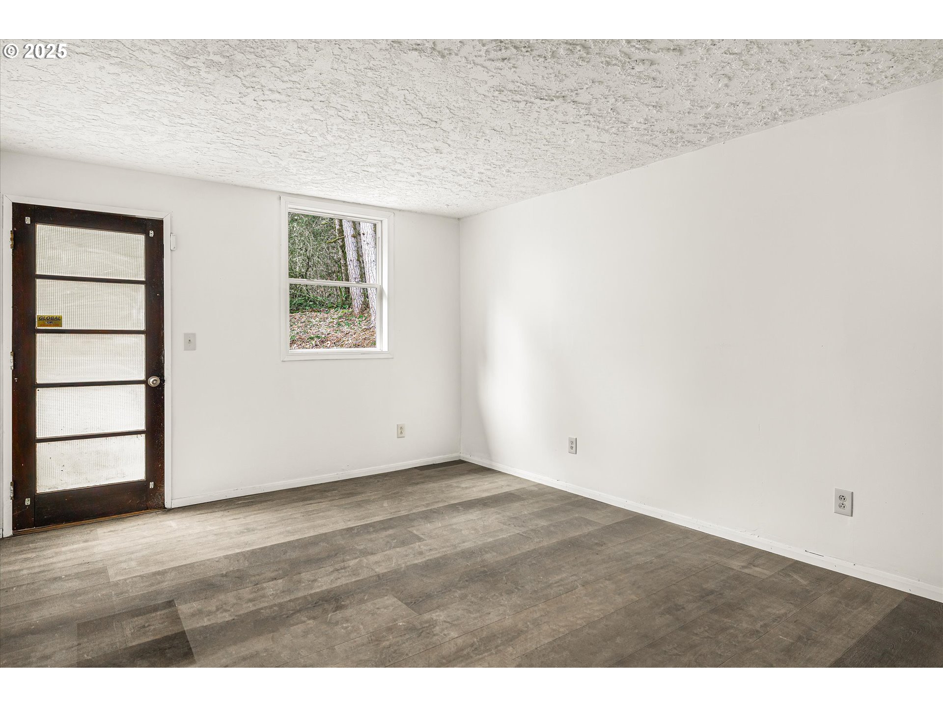 property viewer photo 9