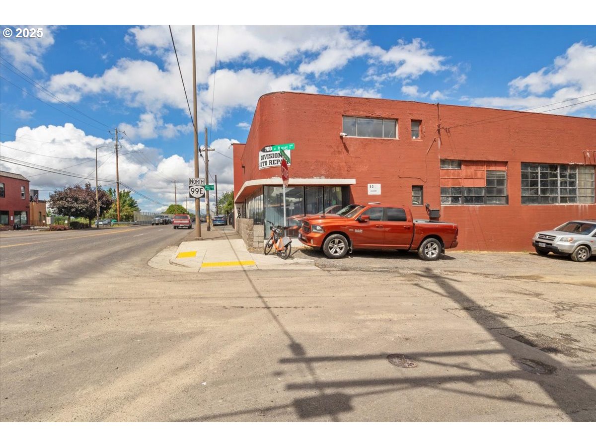 main property photo 43